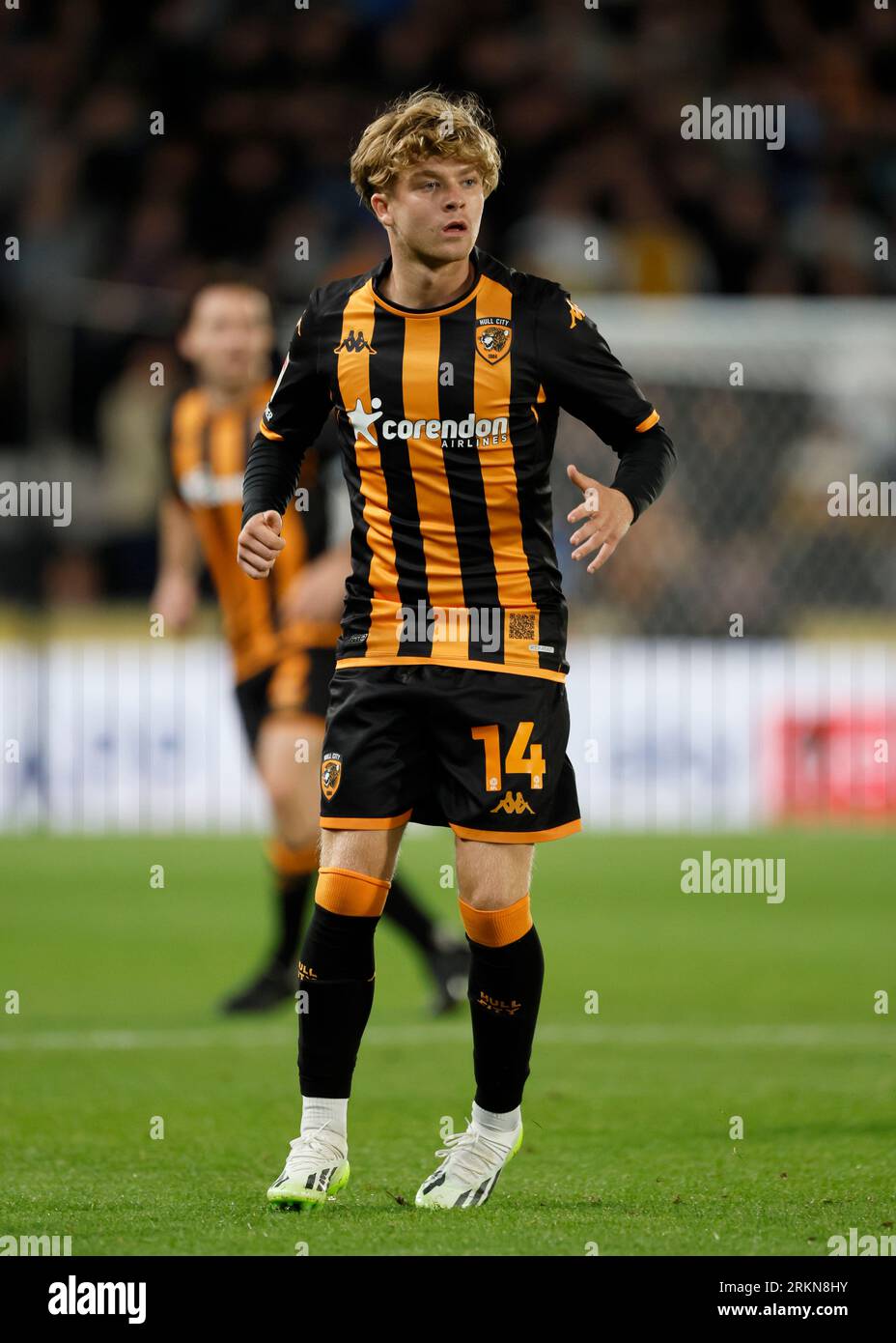 Harry Vaughan de Hull City en action lors du match de championnat Sky Bet au MKM Stadium, Hull. Date de la photo : Vendredi 25 août 2023. Banque D'Images