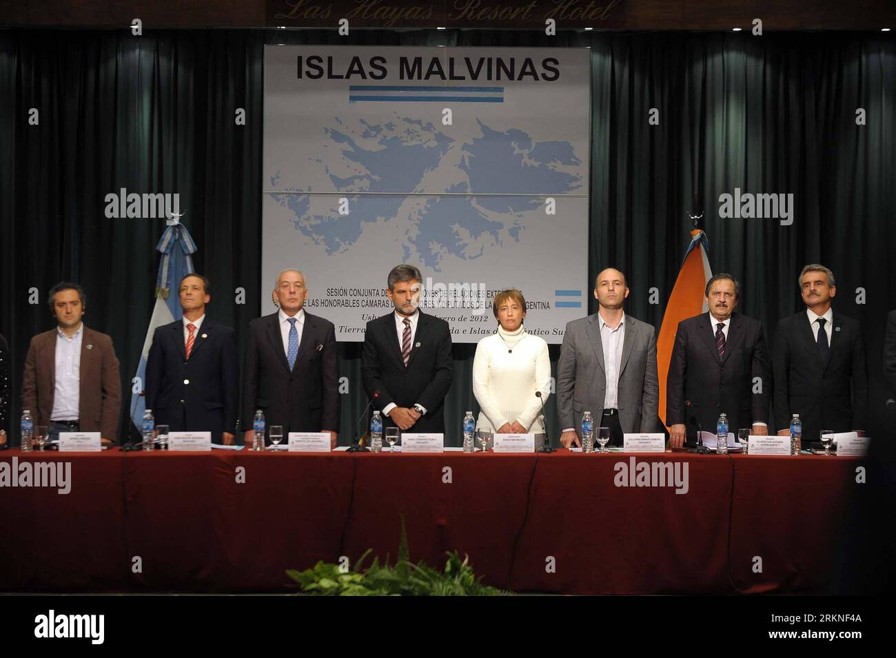 Bildnummer : 57109475 Datum : 25.02.2012 Copyright : imago/Xinhua (120226) -- USHUAIA, 26 février 2012 (Xinhua) -- les délégués assistent à la réunion à Ushuaia, la ville la plus méridionale de l'Argentine, le 25 février 2012. Samedi, les législateurs argentins ont réaffirmé la souveraineté de leur pays sur les îles Malvinas, appelées Falkland par la Grande-Bretagne, et ont appelé à une solution pacifique au différend. Cette position a été annoncée dans une déclaration signée par les représentants de tous les partis du Congrès national argentin lors d ' une réunion spéciale des législateurs chargés des relations extérieures. (Xinhua/Telam) (jl) ARGEN Banque D'Images