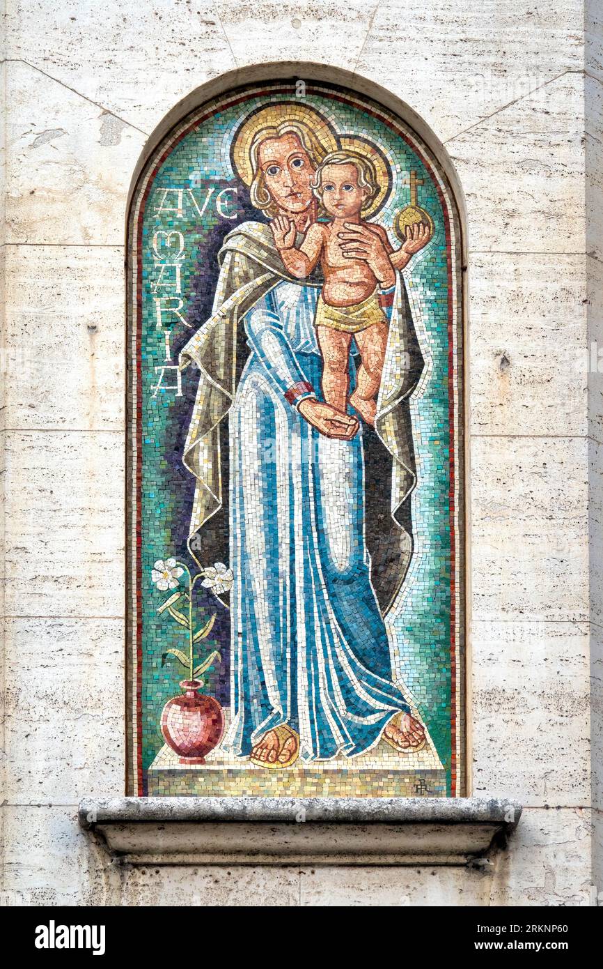 Madone et enfant de via San Nicola da Tolentino, Rome, Italie Banque D'Images