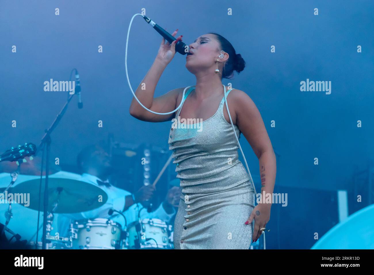 Portsmouth, Royaume-Uni. 25 août 2023. Chanteuse-compositrice britannique née à Londres, Rachel Agatha Keen connue sous son nom de scène raye se produit en direct sur scène au Victorious Festival. Crédit : SOPA Images Limited/Alamy Live News Banque D'Images
