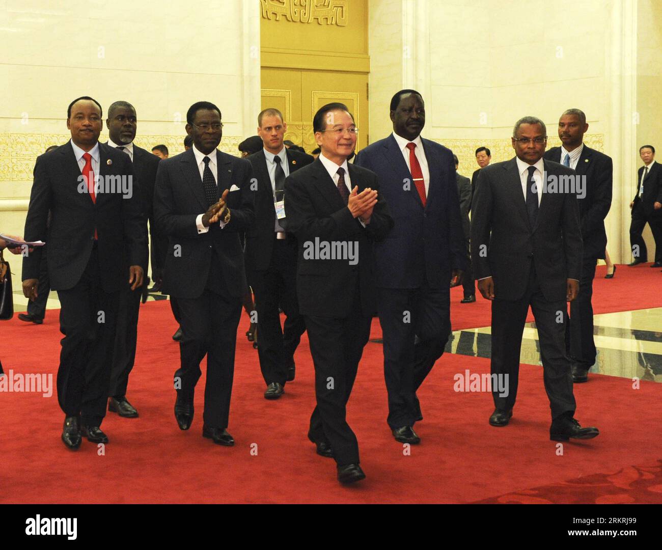 Bildnummer: 58255521 Datum: 18.07.2012 Copyright: imago/Xinhua (120718) -- BEIJING, July 18, 2012 (Xinhua) -- Chinese Premier Wen Jiabao (C) attends the opening ceremony of the Fourth Conference of Chinese and African Entrepreneurs in Beijing, capital of China, July 18, 2012. (Xinhua/Rao Aimin) CHINA-AFRICA-WEN JIABAO-ENTREPRENEURS CONFERENCE (CN) PUBLICATIONxNOTxINxCHN People Politik x0x xst 2012 quer 58255521 Date 18 07 2012 Copyright Imago XINHUA Beijing July 18 2012 XINHUA Chinese Premier Wen Jiabao C Attends The Opening Ceremony of The Fourth Conference of Chinese and African Entr Banque D'Images