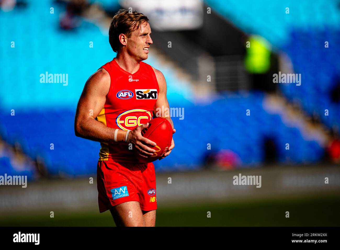 Hobart, Australie. 26 août 2023. Darcy Macpherson des Gold Coast Suns lors du match de la ronde 24 de l'AFL entre les North Melbourne Kangaroos et les Gold Coast Suns au Blundstone Arena à Hobart, le samedi 26 août 2023. (AAP image/Linda Higginson) PAS D'ARCHIVAGE, USAGE ÉDITORIAL UNIQUEMENT crédit : Australian Associated Press/Alamy Live News Banque D'Images