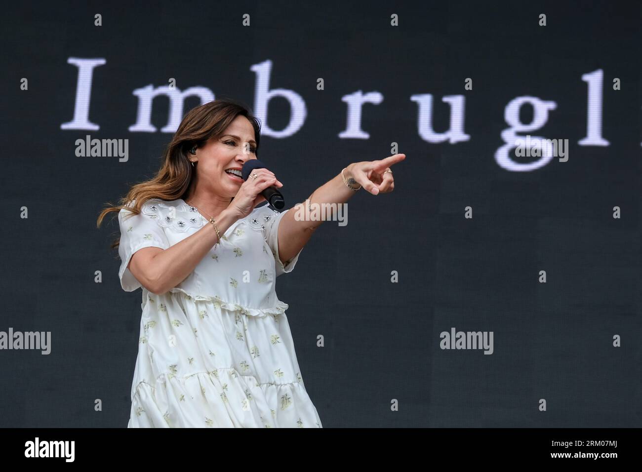 Portsmouth, Royaume-Uni. 26 août 2023. L'auteur-compositeur-interprète australien Natalie Jane Imbruglia se produisant en direct sur scène au Victorious Festival. Crédit : SOPA Images Limited/Alamy Live News Banque D'Images