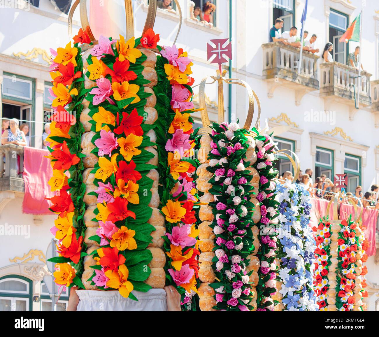 Le Cortejo dos Tabuleiros pour Festa dos Tabuleiros à Tomar, Portugal 2023. Banque D'Images