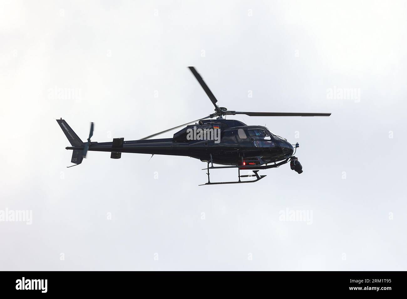 GER, Deutschland Tour, étape 3, Arnsberg - Essen. 26.08.2023. Production télévisuelle un hélicoptère tourne au-dessus de la course dans le centre d'Essen. Crédit : newsNRW / Alamy Live News Banque D'Images