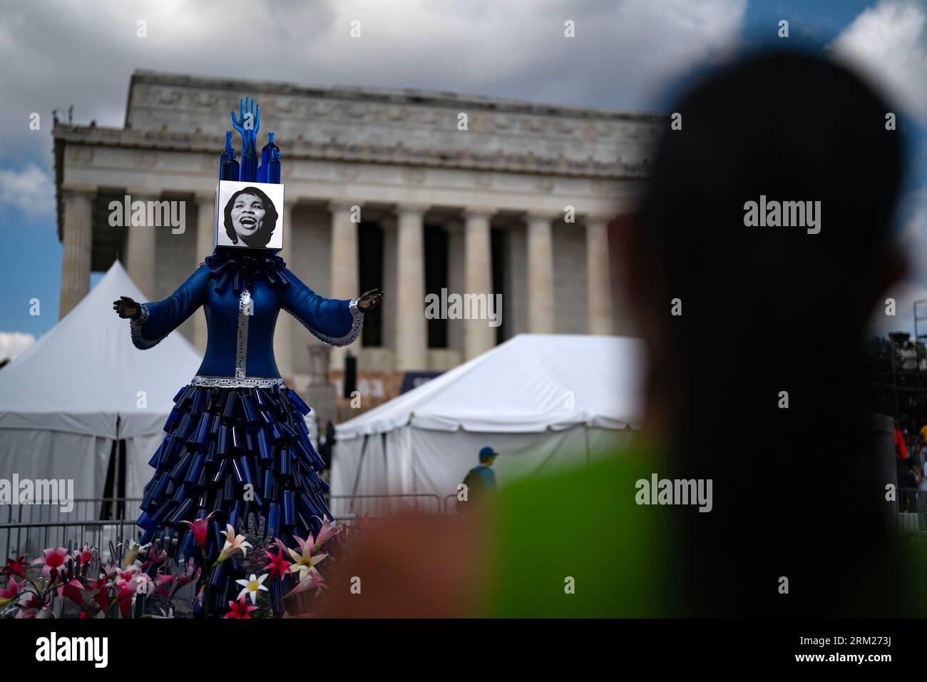 Washington, États-Unis. 26 août 2023. Une statue honorant Marian Andersion et son concert de 1939 au Lincoln Memorial est vue lors du 60e anniversaire de la Marche sur Washington au Lincoln Memorial à Washington, DC le samedi 26 août 2023. L'événement commémore le 60e anniversaire du discours du Dr Martin Luther King, Jr. « J'ai un rêve » prononcé lors de la marche sur Washington pour l'emploi et la liberté du 1963 au 27 mars. Photo de Leigh Vogel/UPI crédit : UPI/Alamy Live News Banque D'Images