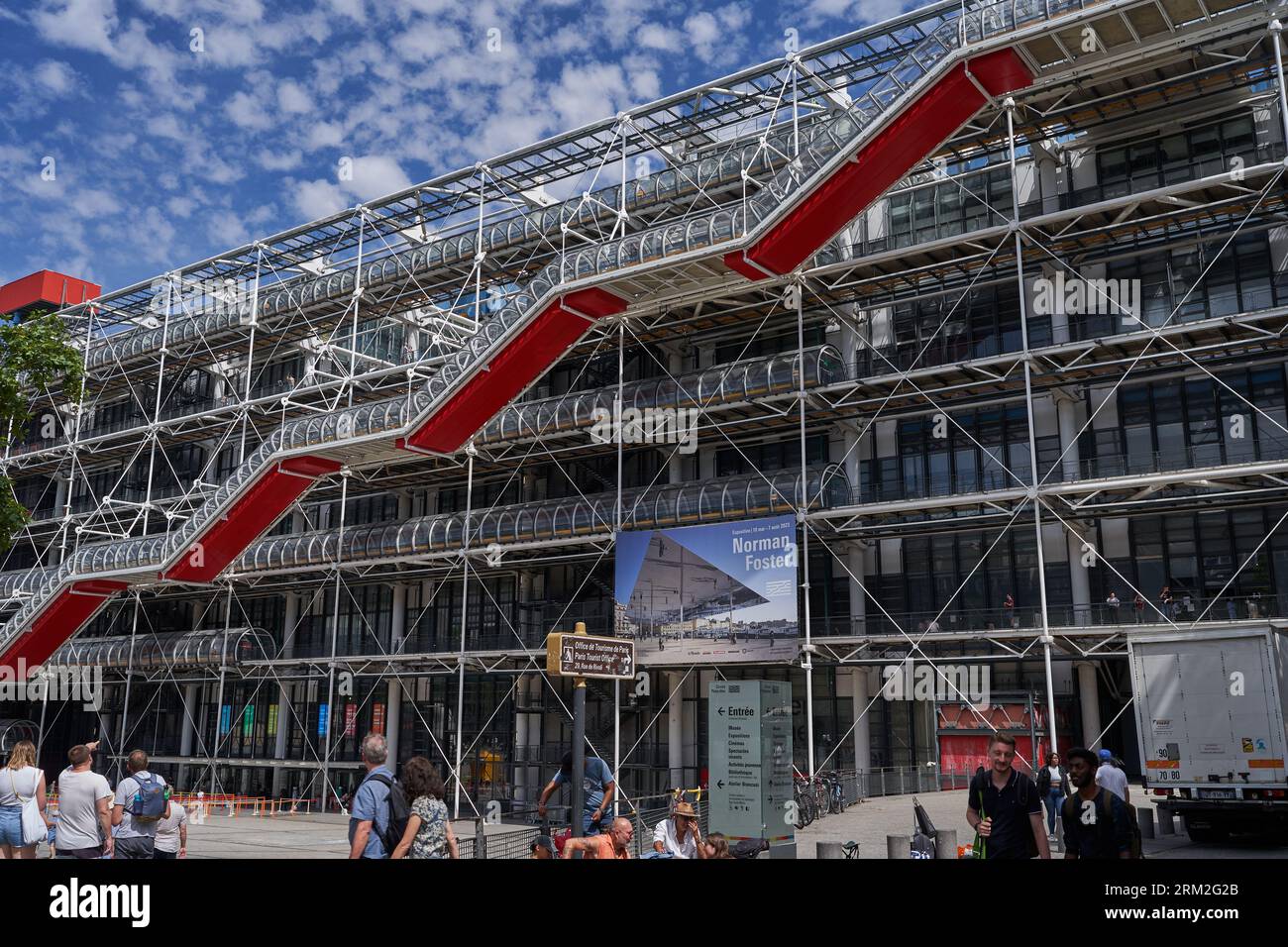 Paris, France - 14 juillet 2023 - façade du Centre Georges Pompidou. Le Centre Georges Pompidou est l'un des musées les plus célèbres de l'a moderne Banque D'Images