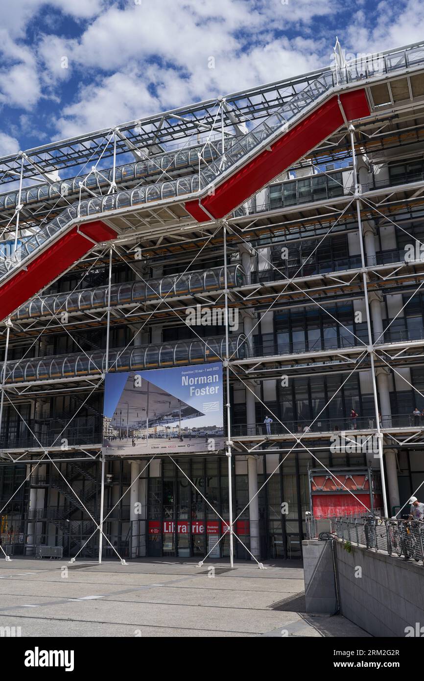 Paris, France - 14 juillet 2023 - façade du Centre Georges Pompidou. Le Centre Georges Pompidou est l'un des musées les plus célèbres de l'a moderne Banque D'Images