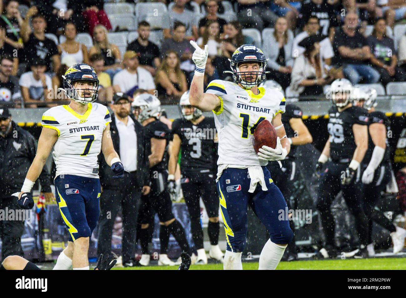 Ligue européenne de football, ELF/ match :Stuttgart Surge au Tirol Raiders le 26. Août 2023, au Tivoli Stadium , Innsbruck , Autriche, Stuttgart Surge/ WR # 7 Louis Geyer, WR # 14 Yannick Mayr Banque D'Images