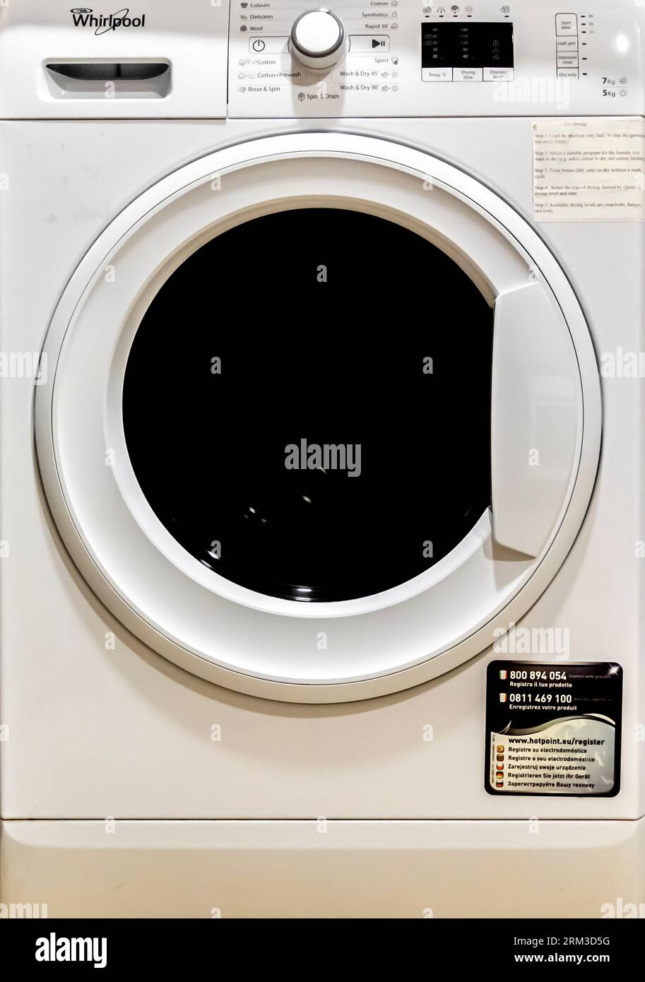 Whirlpool WWDE 7512 lave-linge séchant autoportant à chargement frontal blanc Banque D'Images
