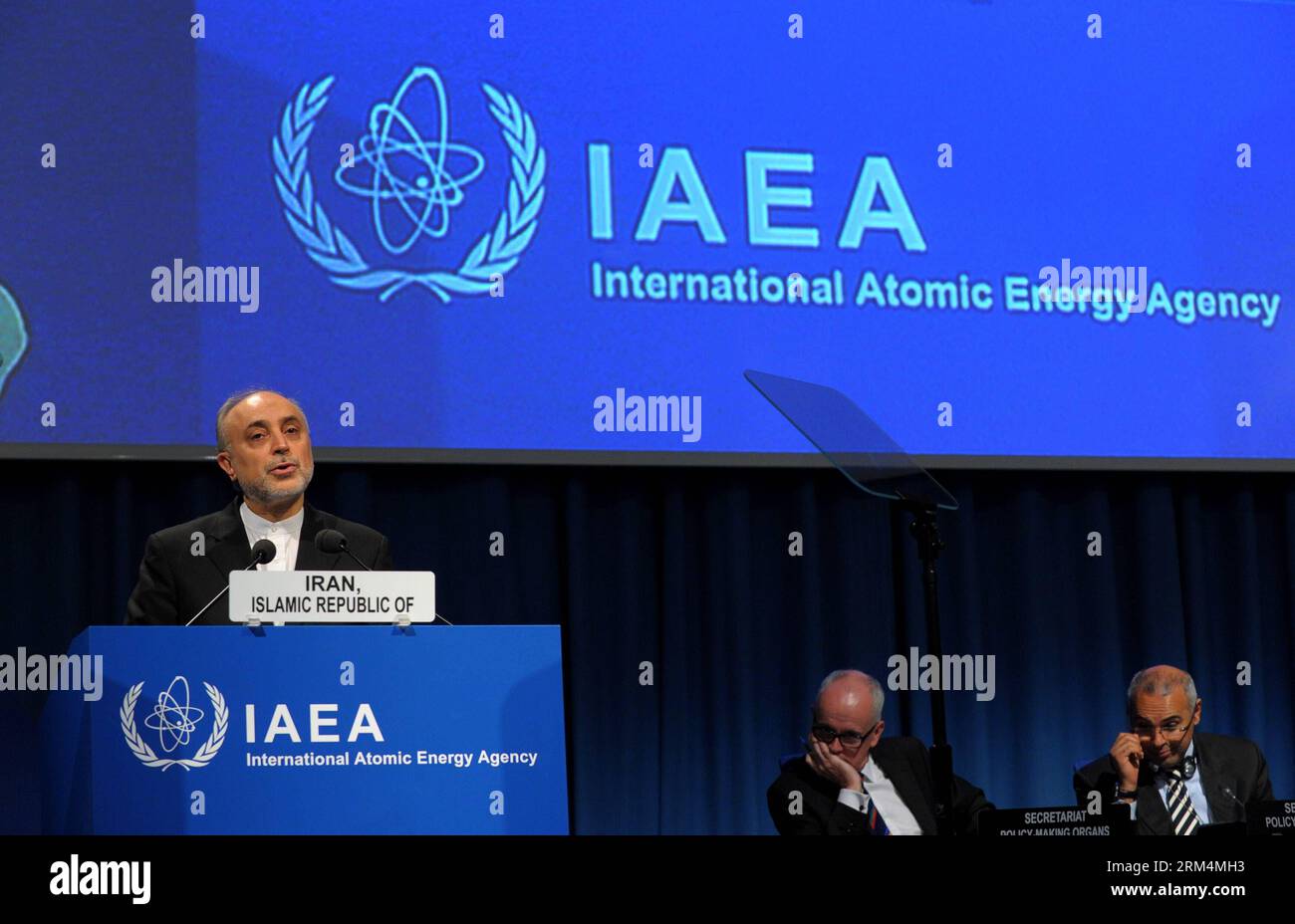 Bildnummer : 60482782 Datum : 16.09.2013 Copyright : imago/Xinhua (130916) -- VIENNE, 16 septembre 2013 (Xinhua) -- Ali Akbar Salehi, vice-président iranien et chef de l'Organisation iranienne de l'énergie atomique, prend la parole lors de la 57e Conférence générale de l'Agence internationale de l'énergie atomique (AIEA) à Vienne, capitale de l'Autriche, le 16 septembre 2013. (Xinhua/Qian Yi) (syq) AUTRICHE-VIENNE-AIEA-CONFÉRENCE GÉNÉRALE PUBLICATIONxNOTxINxCHN People Politik Atomenergiebehörde premiumd xsp x0x 2013 quer 60482782 Date 16 09 2013 Copyright Imago XINHUA Vienne sept 16 2013 XINHUA Ali Akbar Salehi Vice iranien P Banque D'Images