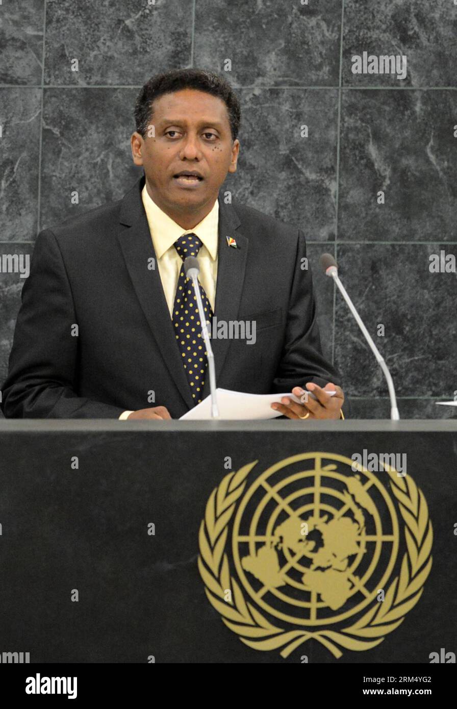 Bildnummer : 60535273 Datum : 27.09.2013 Copyright : imago/Xinhua (130927) -- NEW YORK, 27 septembre 2013 (Xinhua) -- Danny Faure, vice-président des Seychelles, prononce un discours lors du débat général de la 68e Assemblée générale des Nations Unies, au siège de l'ONU à New York, le 27 septembre 2013. (Xinhua/Wang Lei) (lyx) un-GENERAL ASSEMBLY-SEYCHELLES PUBLICATIONxNOTxINxCHN People Politik Porträt un Vereinte Nationen Generalversammlung xdp x0x 2013 hoch premiumd 60535273 Date 27 09 2013 Copyright Imago XINHUA New York sept 27 2013 XINHUA Vice-président des Seychelles Danny Faure s'adresse au général de Banque D'Images