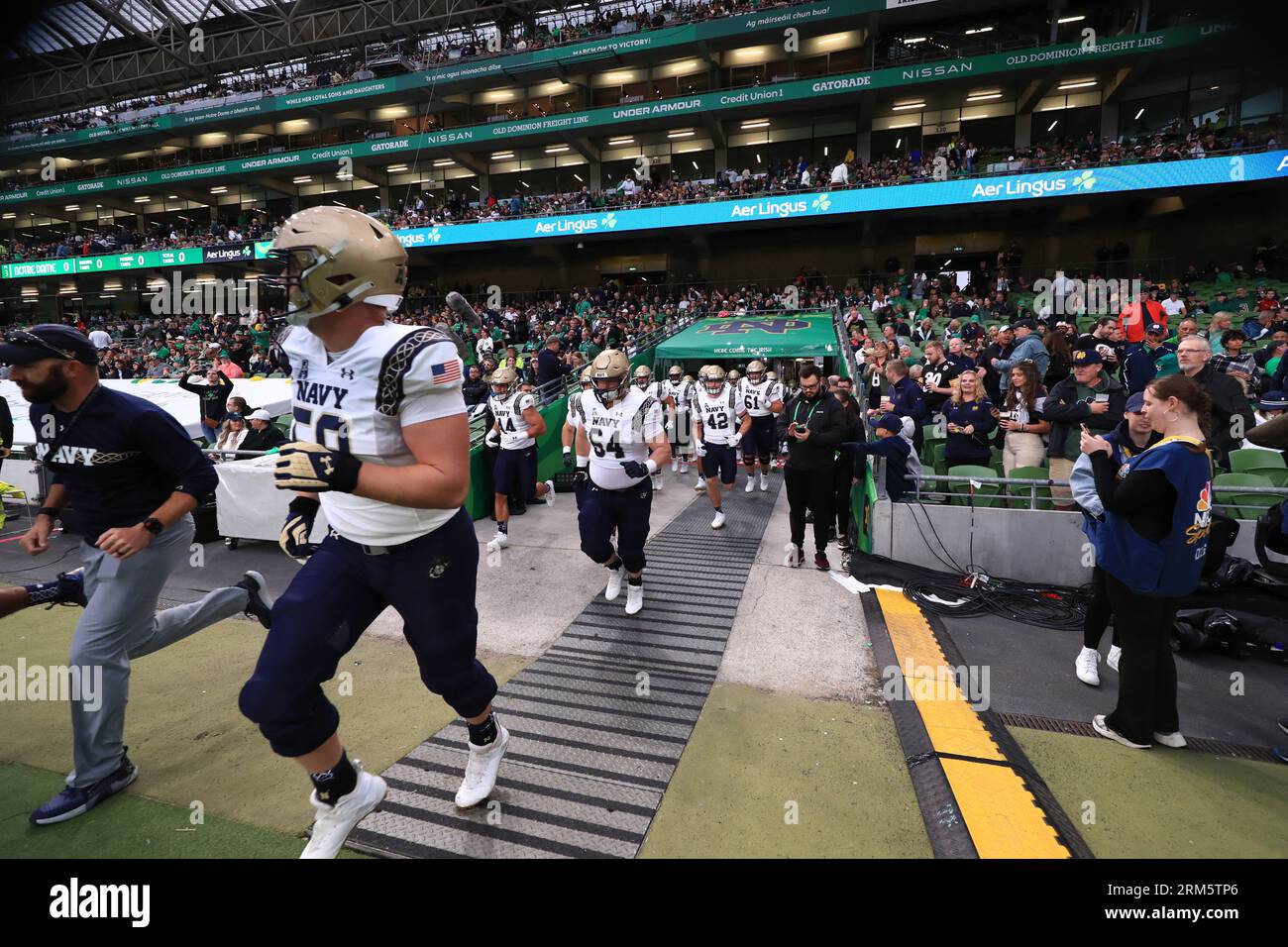 Dublin, Irlande. 26 juin 2023. Aviva Stadium équipe de football Navy entrant dans le stade Aviva. (Hugh de Paor/SPP) crédit : SPP Sport Press photo. /Alamy Live News Banque D'Images