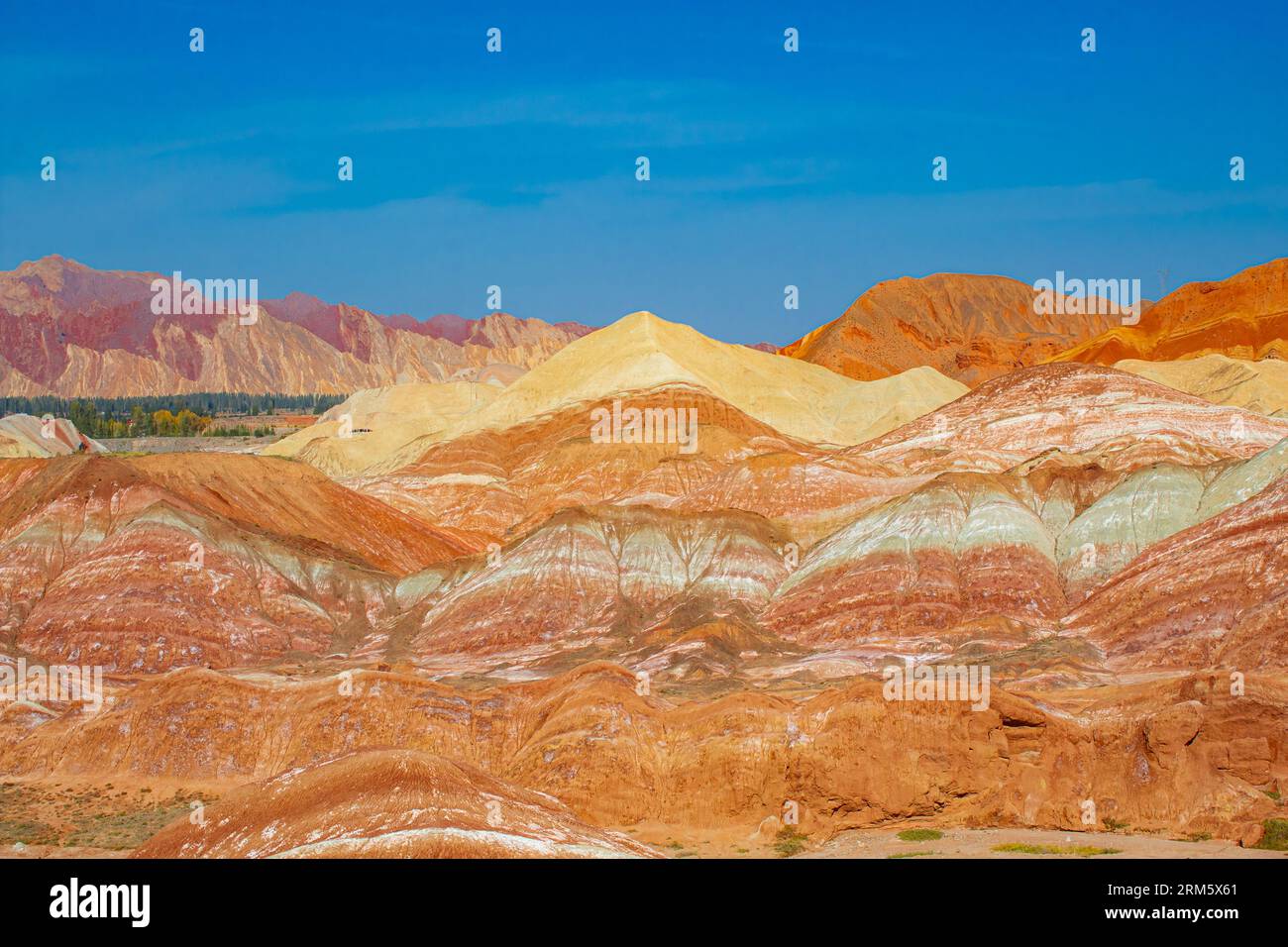 Danxia forme terrestre à Gansu, en Chine, également connu sous le nom de bonbons pour les yeux de Zhangye. Image d'arrière-plan avec espace de copie pour le texte Banque D'Images