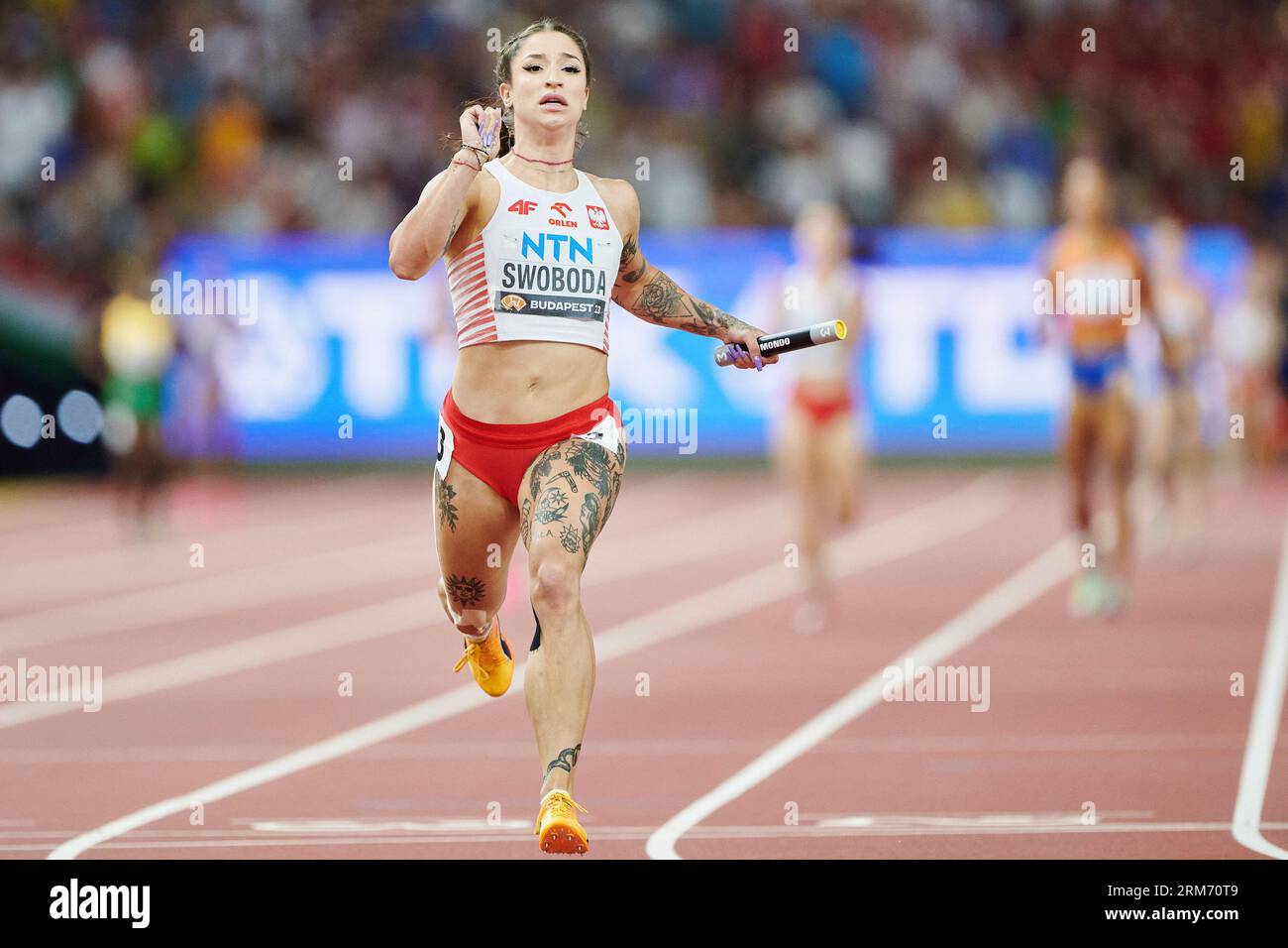 Budapest, Hun. 26 août 2023. 26 AOÛT 2023, BUDAPEST, HUN : 26.08.2023 BUDAPESZT WEGRY, CENTRE NATIONAL D'ATHLÉTISME, MISTRZOSTWA SWIATA W LEKIE ATLETYCE BUDAPESZT 2023 ( CHAMPIONNATS DU MONDE D'ATHLÉTISME BUDAPEST2023).SZTAFETA 4X400.NZ. Pia SKRZYSZOWSKA, KRYSTSINA TSIMANOUSKAYA, MAGDALENA STEFANOWICZ, EWA SWOBODA.FOTO RADOSLAW JOZWIAK/CYFRASPORT (image de crédit : © Radoslaw Jozwiak/Newspix via crédit : Zuma Press/Alamy Live News Banque D'Images