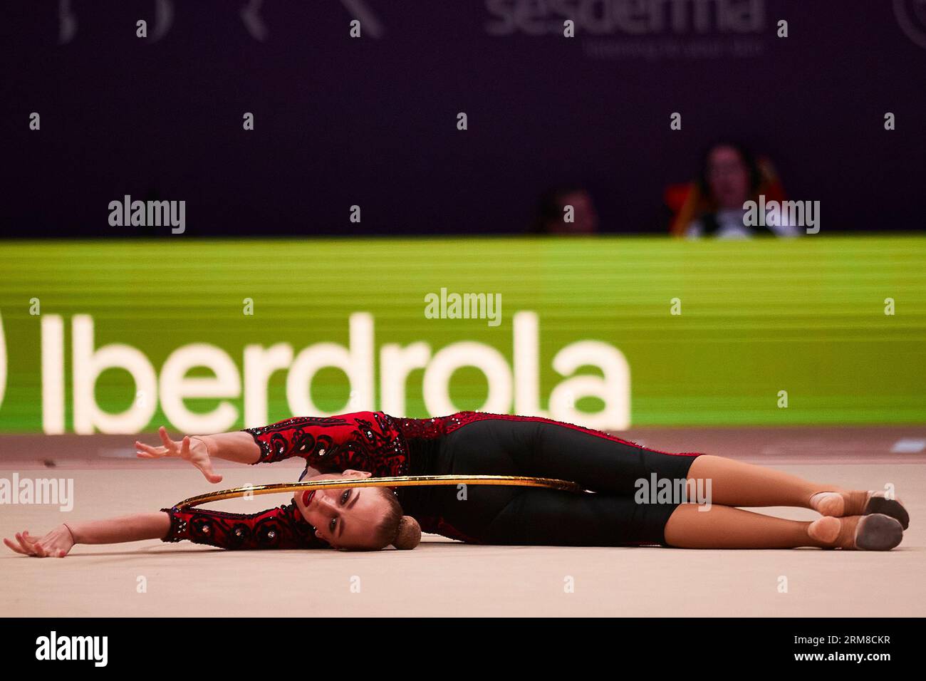 L'ukrainienne Viktoriia Onopriienko participe à l'épreuve individuelle globale du 40e Championnat du monde de gymnastique rythmique FIG Banque D'Images