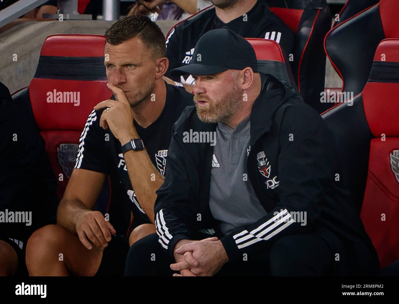 WASHINGTON, DC, USA - 26 AOÛT 2023 : l'entraîneur de DC United Wayne Rooney sur le banc lors d'un match de MLS entre D.C United et l'Union de Philadelphie, le 26 août 2023, à Audi Field, à Washington, DC. (Photo de Tony Quinn-Alamy Live News) Banque D'Images