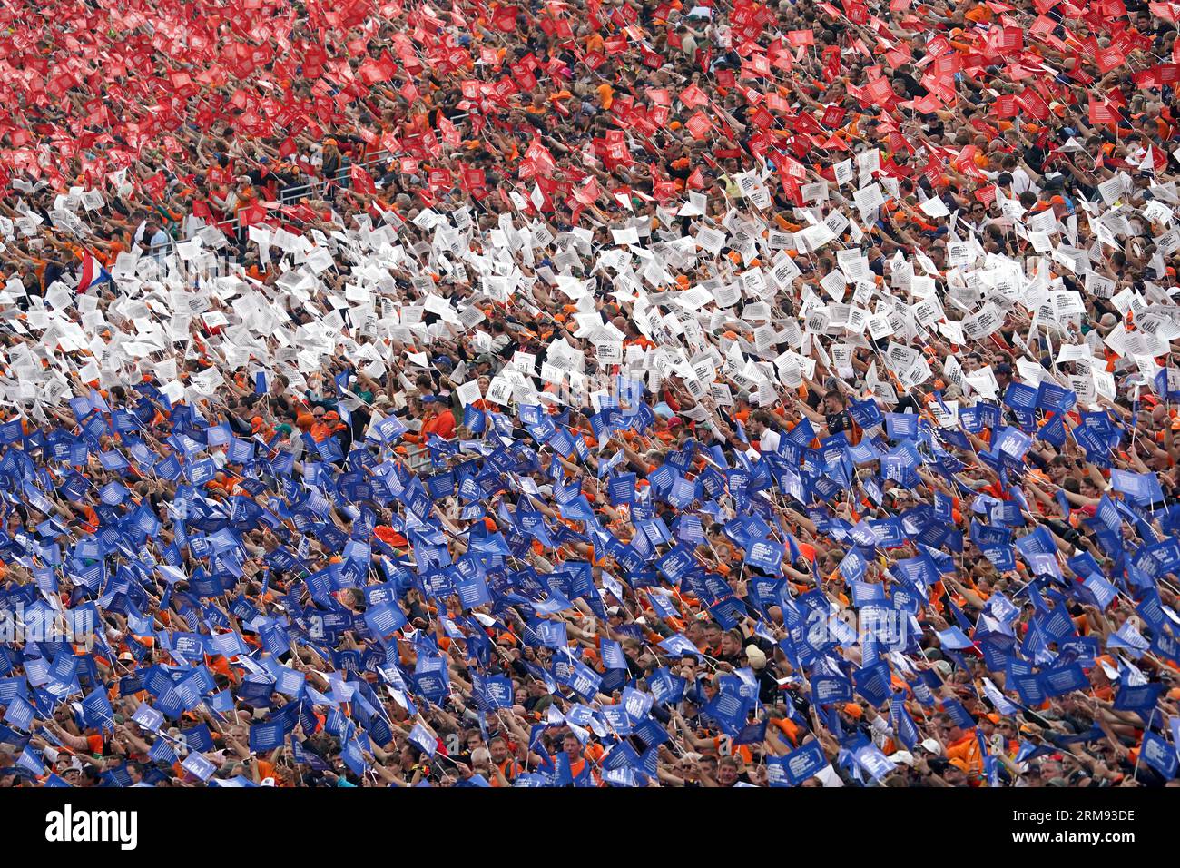 Lot De 10 Drapeaux Pays-Bas Miniatures - 14x21cm - Pour événements Sportifs (JO 2024, Football, Fêtes)