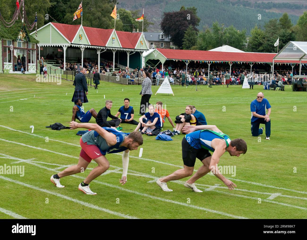 Coureurs participant au Braemar Gathering, Highland Games. Aberdeenshire. Banque D'Images