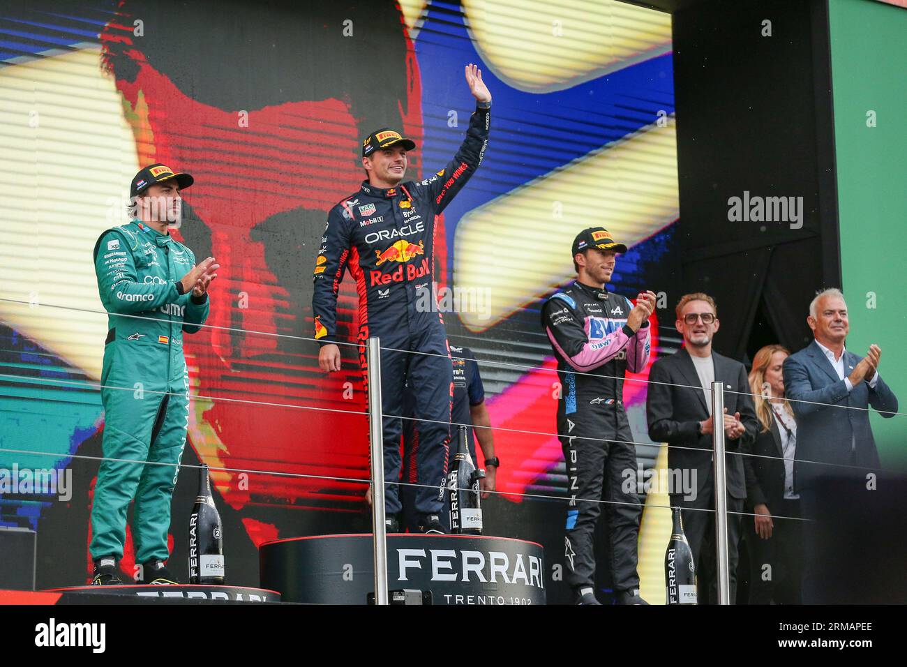 Zandvoort, pays-Bas le 27 août 2023 Zandvoort, pays-Bas. 27 août 2023. Max Verstappen 1 (NED), HONDA Red Bull Racing RB19 célèbre la course sur le podium Fernando Alonso 14 (SPA), Aston Martin AMR-23 Pierre Gasly 10 (FRA), Alpine A523 lors de la FORMULE 1 HEINEKEN DUTCH GRAND PRIX 2023 au CM.com circuit Zandvoort, Zandvoort, pays-Bas le 27 août 2023 crédit: toutes les secondes Media/Alamy Live News Banque D'Images
