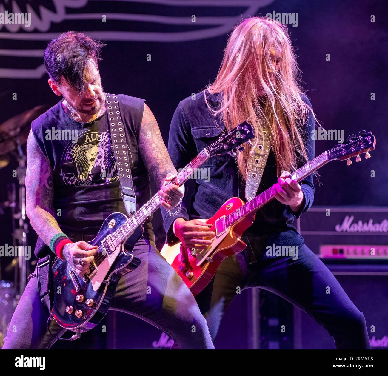 Newark, Royaume-Uni. 26 août 2023, photo Ricky Warwick (chanteur et guitariste) et Sam Wood (guitariste) avec Black Star Riders, au Stonedead Rock Festival. Crédit : Mark Dunn Photography/Alamy Live News. Banque D'Images