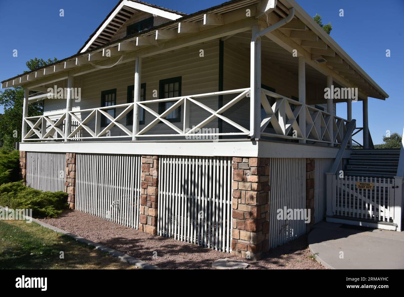 Payson, AZ 85541, États-Unis. Réplique de Zane Grey Cabin Zane Grey est venu pour la première fois à Rim Country en 1918. Pearl Zane Grey (31 janvier 1872 – 23 octobre 1939) Banque D'Images