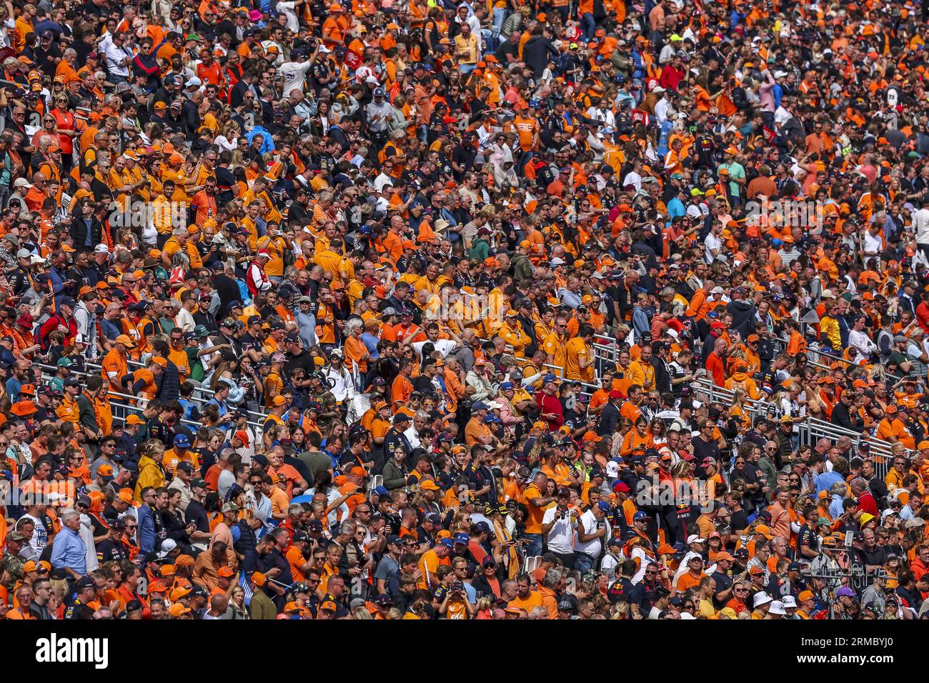 Zandvoort, pays-Bas 27/08/2023, spectateurs, supporters, lors du Grand Prix de Formule 1 Heineken des pays-Bas 2023, 13e manche du Championnat du monde de Formule 1 2023 du 25 au 28 août 2023 sur le circuit de Zandvoort, à Zandvoort, pays-Bas Banque D'Images