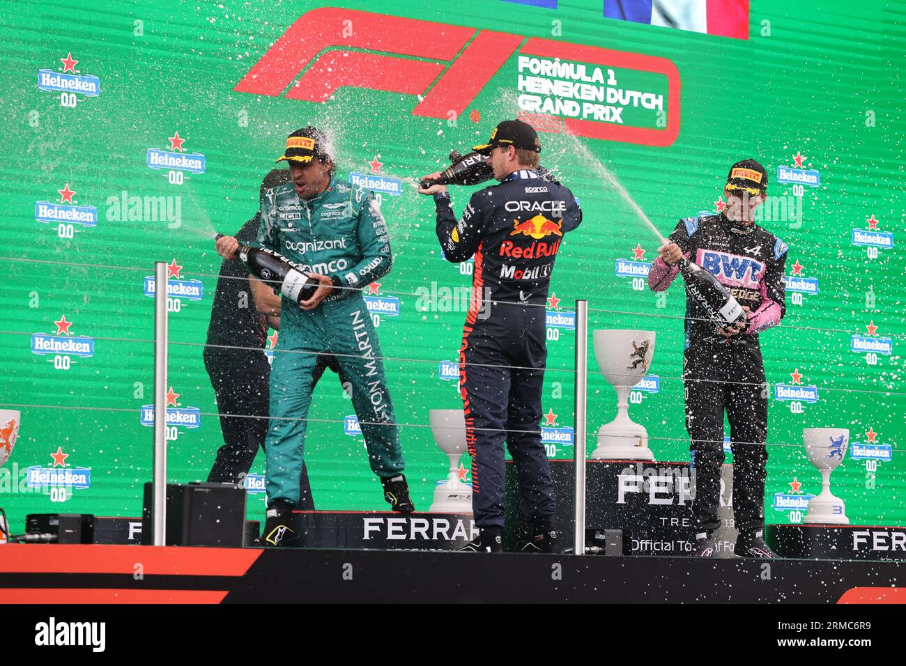 Zandvoort, pays-Bas. 27 août 2023. Zandvoort, pays-Bas, 27. Août 2023 ; Grand Prix de Formule 1 de la FIA néerlandaise, la course, et les célébrations, Podium, Fernando ALONSO, max VERSTAPPEN, vainqueur de la course et Pierre GASLY, 3e place. Formel 1 en Hollande, photo et copyright de Arthur THILL/ATP images (THILL Arthur/ATP/SPP) crédit : SPP Sport Press photo. /Alamy Live News Banque D'Images