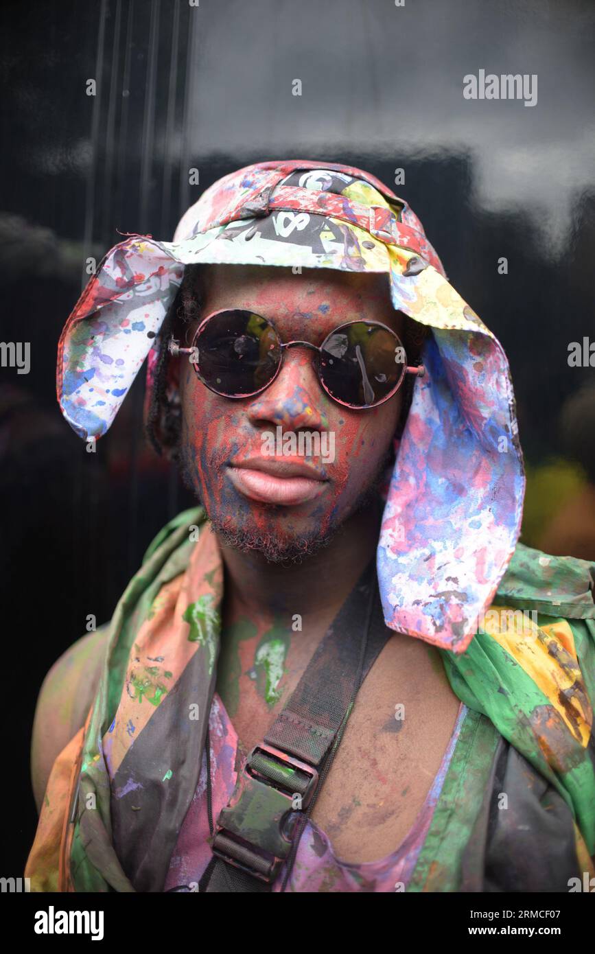 Londres, royaume-uni, 27/08/2023, Shaggy a été l'un des principaux actes du Carnaval de Notting Hill de cette année sur les scènes saxonne et Rampage. La performance arrive alors que Shaggy sort sa nouvelle chanson inspirée de soca avec Kes appelé Mood. Le Carnaval de Notting Hill est le deuxième plus grand carnaval au monde et le plus grand événement de rue d'Europe, réunissant des personnes de tous horizons pour célébrer la diversité du patrimoine londonien. Cette année, le carnaval a lieu le dimanche 27 août (Journée des enfants) et le lundi 28 août. Banque D'Images