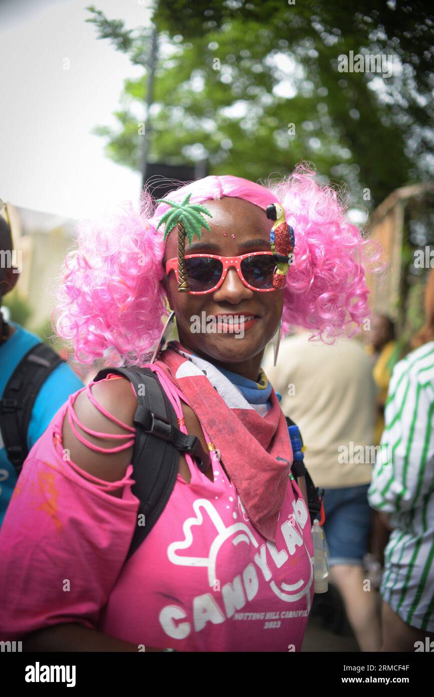 Londres, royaume-uni, 27/08/2023, Shaggy a été l'un des principaux actes du Carnaval de Notting Hill de cette année sur les scènes saxonne et Rampage. La performance arrive alors que Shaggy sort sa nouvelle chanson inspirée de soca avec Kes appelé Mood. Le Carnaval de Notting Hill est le deuxième plus grand carnaval au monde et le plus grand événement de rue d'Europe, réunissant des personnes de tous horizons pour célébrer la diversité du patrimoine londonien. Cette année, le carnaval a lieu le dimanche 27 août (Journée des enfants) et le lundi 28 août. Banque D'Images