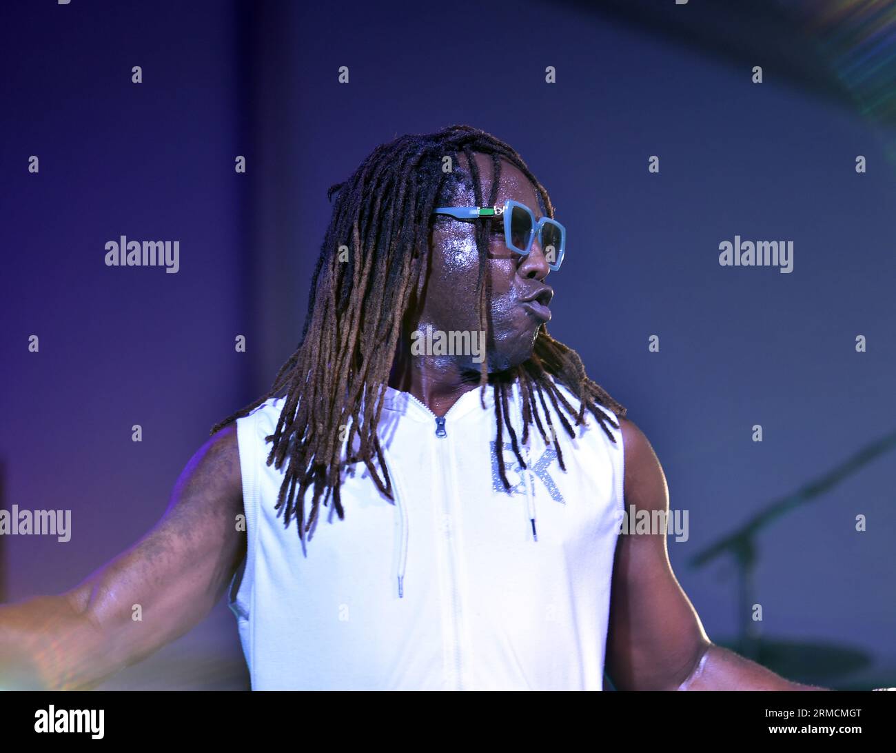 26 août 2023, Virginia Beach, Virginie, États-Unis : le membre de BAR-KAYS ROBERT BO DAE apporte le funk à la Funk Fest Beach Party qui s'est tenue sur la plage de Virginia Beach, Virginie le 26 août 2023. .. Photo Â© Jeff Moore (image de crédit : © Jeff Moore/ZUMA Press Wire) USAGE ÉDITORIAL SEULEMENT! Non destiné à UN USAGE commercial ! Banque D'Images