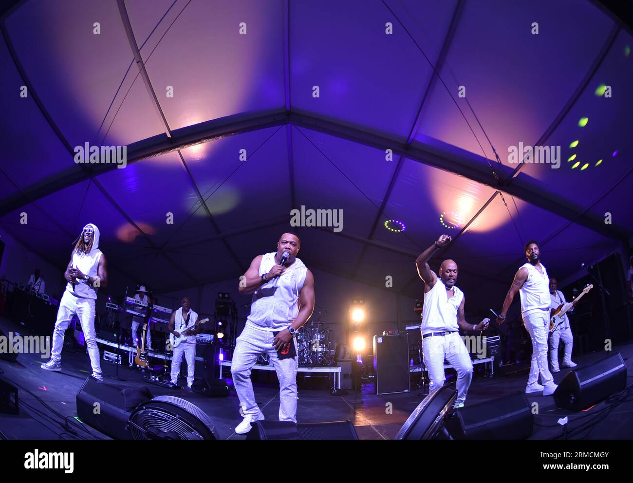 26 août 2023, Virginia Beach, Virginie, États-Unis : les BAR-KAYS apportent le funk à la Funk Fest Beach Party tenue sur la plage de Virginia Beach, Virginie le 26 août 2023. .. Photo Â© Jeff Moore (image de crédit : © Jeff Moore/ZUMA Press Wire) USAGE ÉDITORIAL SEULEMENT! Non destiné à UN USAGE commercial ! Banque D'Images