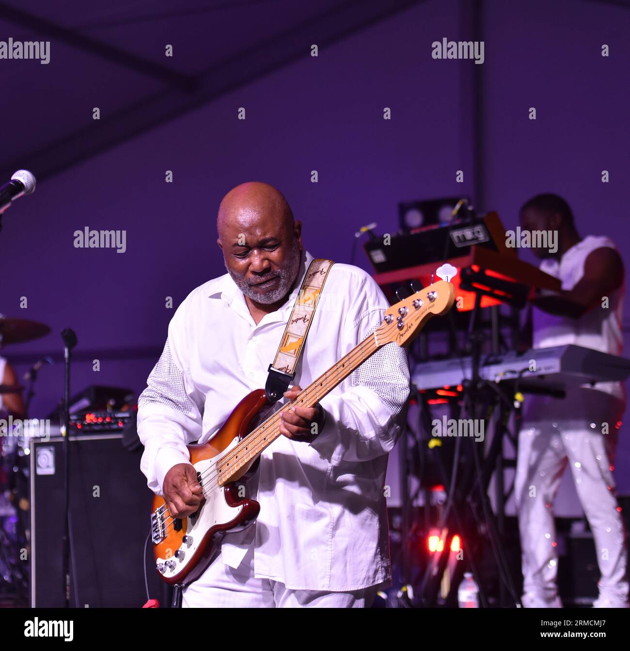 26 août 2023, Virginia Beach, Virginie, États-Unis : le membre de BAR-KAYS JAMES ALEXANDER apporte le funk à la Funk Fest Beach Party qui s'est tenue sur la plage de Virginia Beach, Virginie le 26 août 2023. .. Photo Â© Jeff Moore (image de crédit : © Jeff Moore/ZUMA Press Wire) USAGE ÉDITORIAL SEULEMENT! Non destiné à UN USAGE commercial ! Banque D'Images