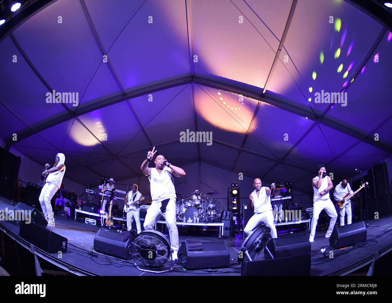 26 août 2023, Virginia Beach, Virginie, États-Unis : les BAR-KAYS apportent le funk à la Funk Fest Beach Party tenue sur la plage de Virginia Beach, Virginie le 26 août 2023. .. Photo Â© Jeff Moore (image de crédit : © Jeff Moore/ZUMA Press Wire) USAGE ÉDITORIAL SEULEMENT! Non destiné à UN USAGE commercial ! Banque D'Images