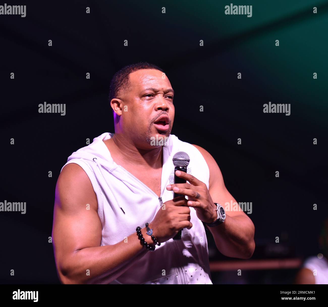 26 août 2023, Virginia Beach, Virginie, États-Unis : le membre de BAR-KAYS CHRIS J apporte le funk à la Funk Fest Beach Party qui s'est tenue sur la plage de Virginia Beach, Virginie le 26 août 2023. .. Photo Â© Jeff Moore (image de crédit : © Jeff Moore/ZUMA Press Wire) USAGE ÉDITORIAL SEULEMENT! Non destiné à UN USAGE commercial ! Banque D'Images