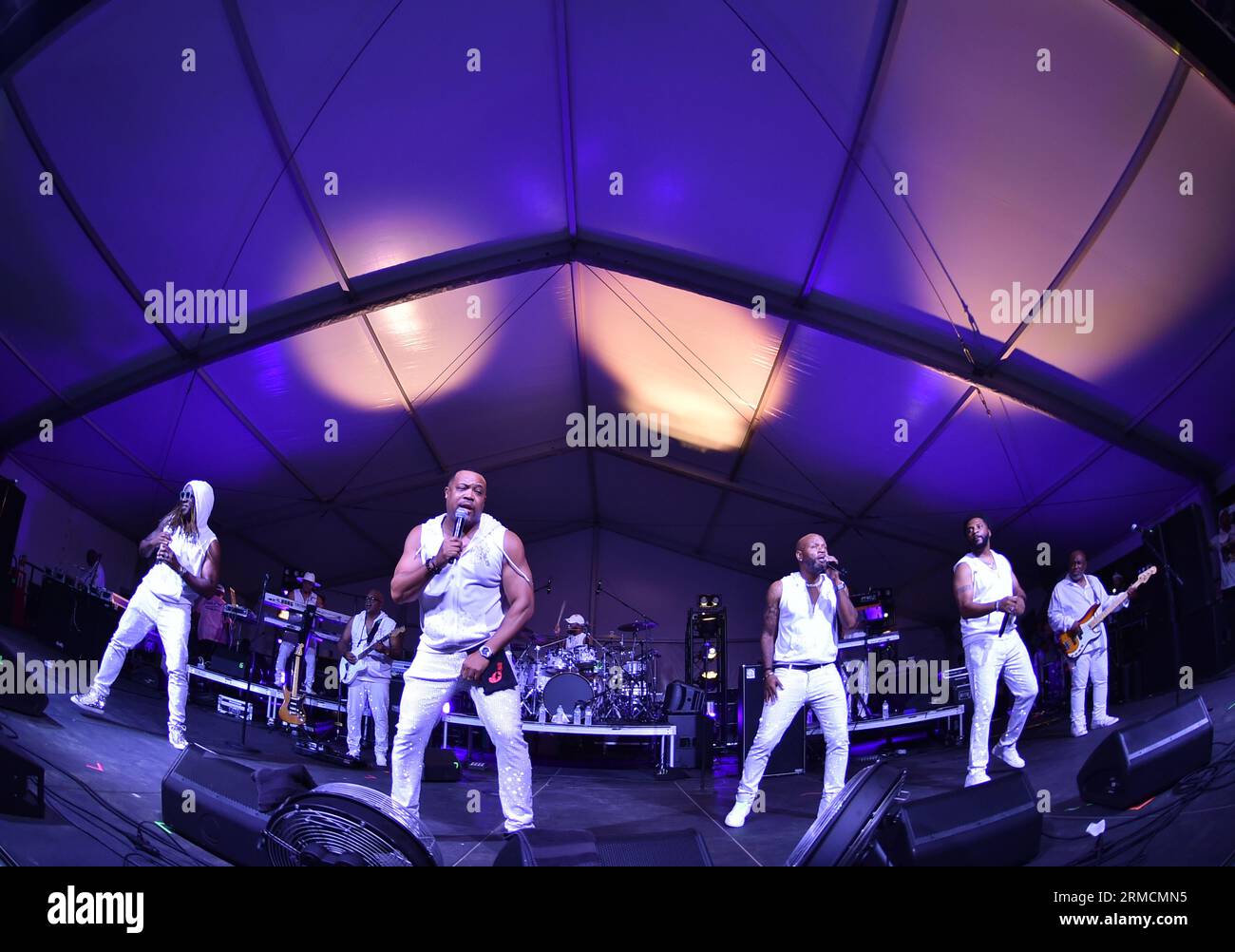 26 août 2023, Virginia Beach, Virginie, États-Unis : les BAR-KAYS apportent le funk à la Funk Fest Beach Party tenue sur la plage de Virginia Beach, Virginie le 26 août 2023. .. Photo Â© Jeff Moore (image de crédit : © Jeff Moore/ZUMA Press Wire) USAGE ÉDITORIAL SEULEMENT! Non destiné à UN USAGE commercial ! Banque D'Images