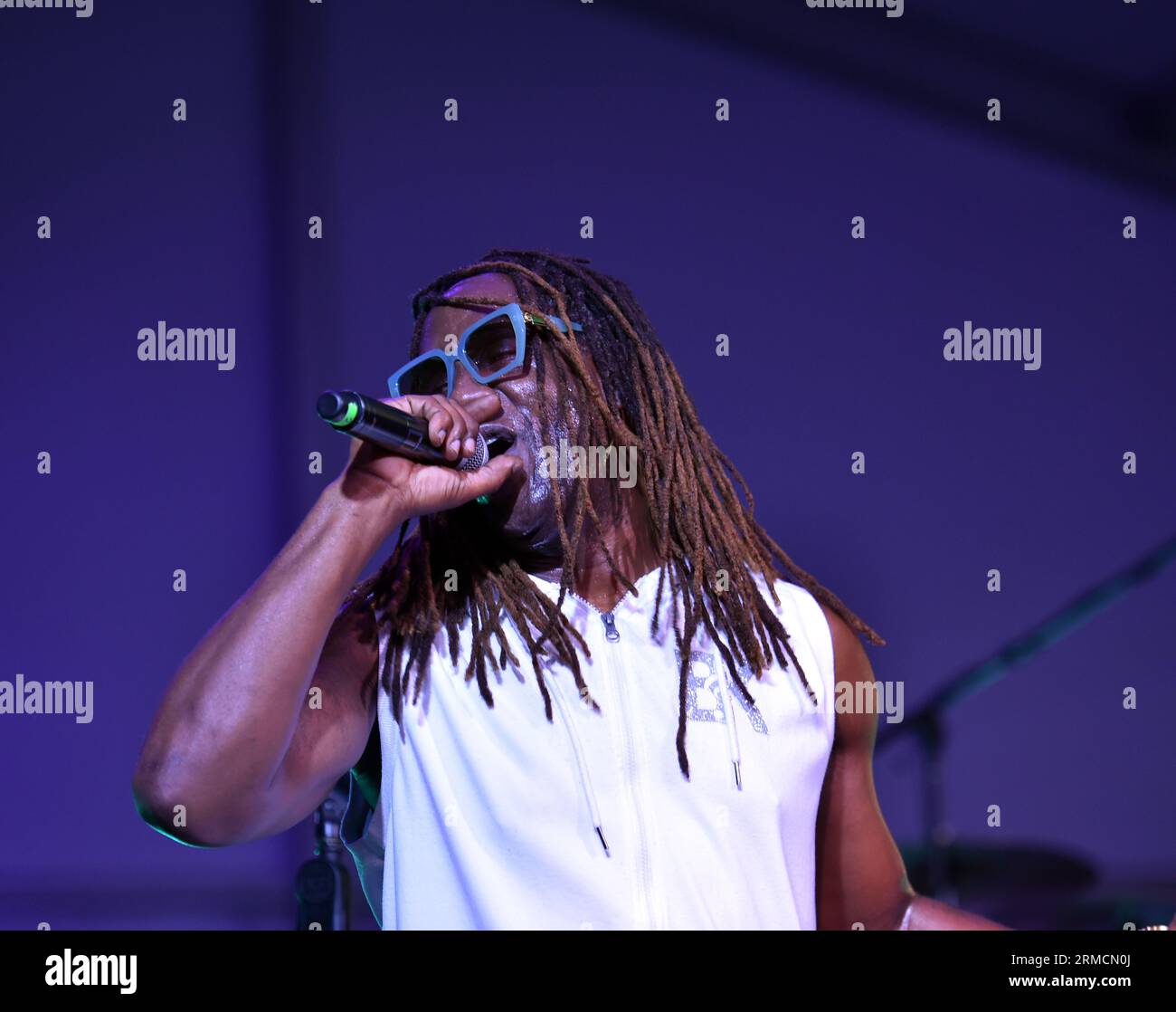 26 août 2023, Virginia Beach, Virginie, États-Unis : le membre de BAR-KAYS ROBERT BO DAE apporte le funk à la Funk Fest Beach Party qui s'est tenue sur la plage de Virginia Beach, Virginie le 26 août 2023. .. Photo Â© Jeff Moore (image de crédit : © Jeff Moore/ZUMA Press Wire) USAGE ÉDITORIAL SEULEMENT! Non destiné à UN USAGE commercial ! Banque D'Images