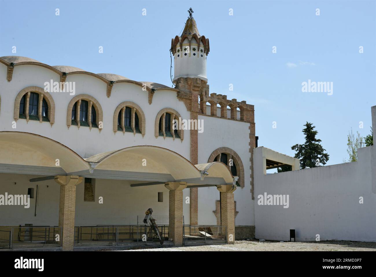 Cave coopérative Gandesa située dans un bâtiment moderniste dans la région de Terra Alta, province de Tarragone, Catalogne, Espagne Banque D'Images