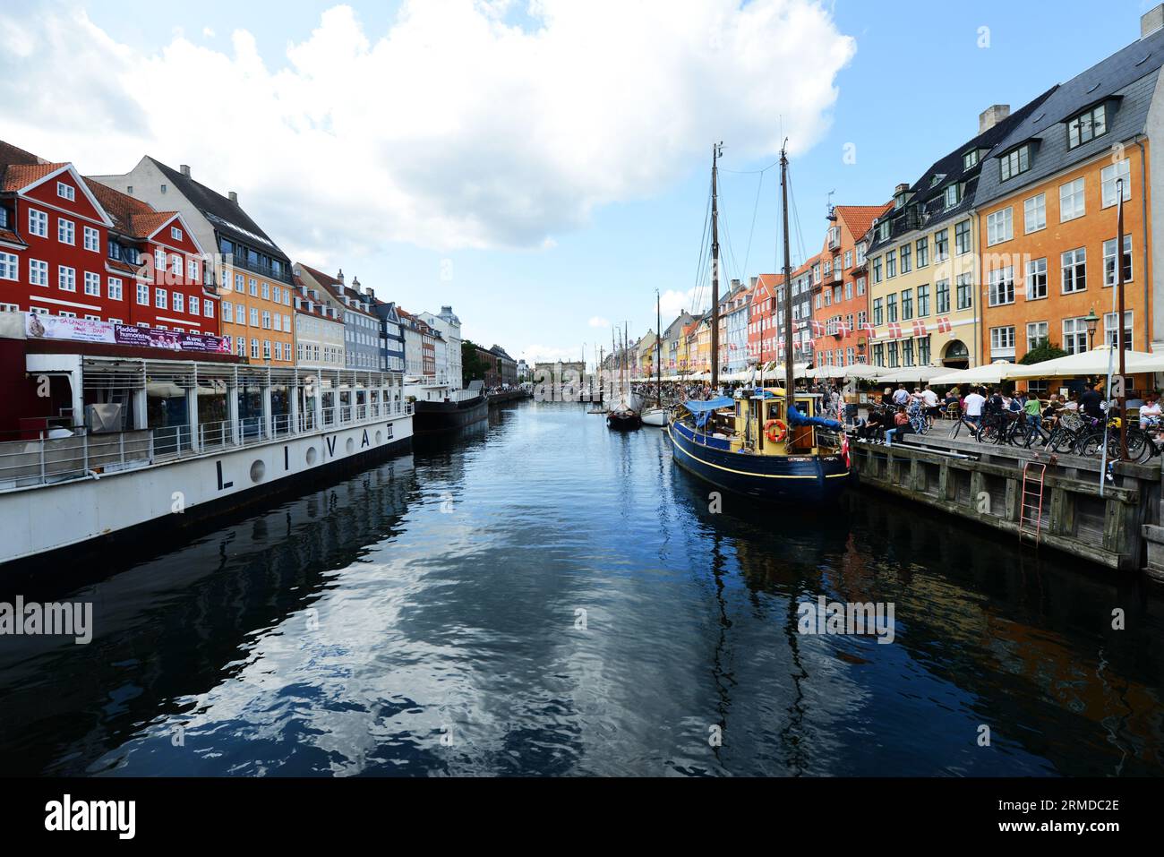 Les beaux bâtiments colorés 17e et 18e le long du canal Nyhavn à Copenhague, Danemark. Banque D'Images