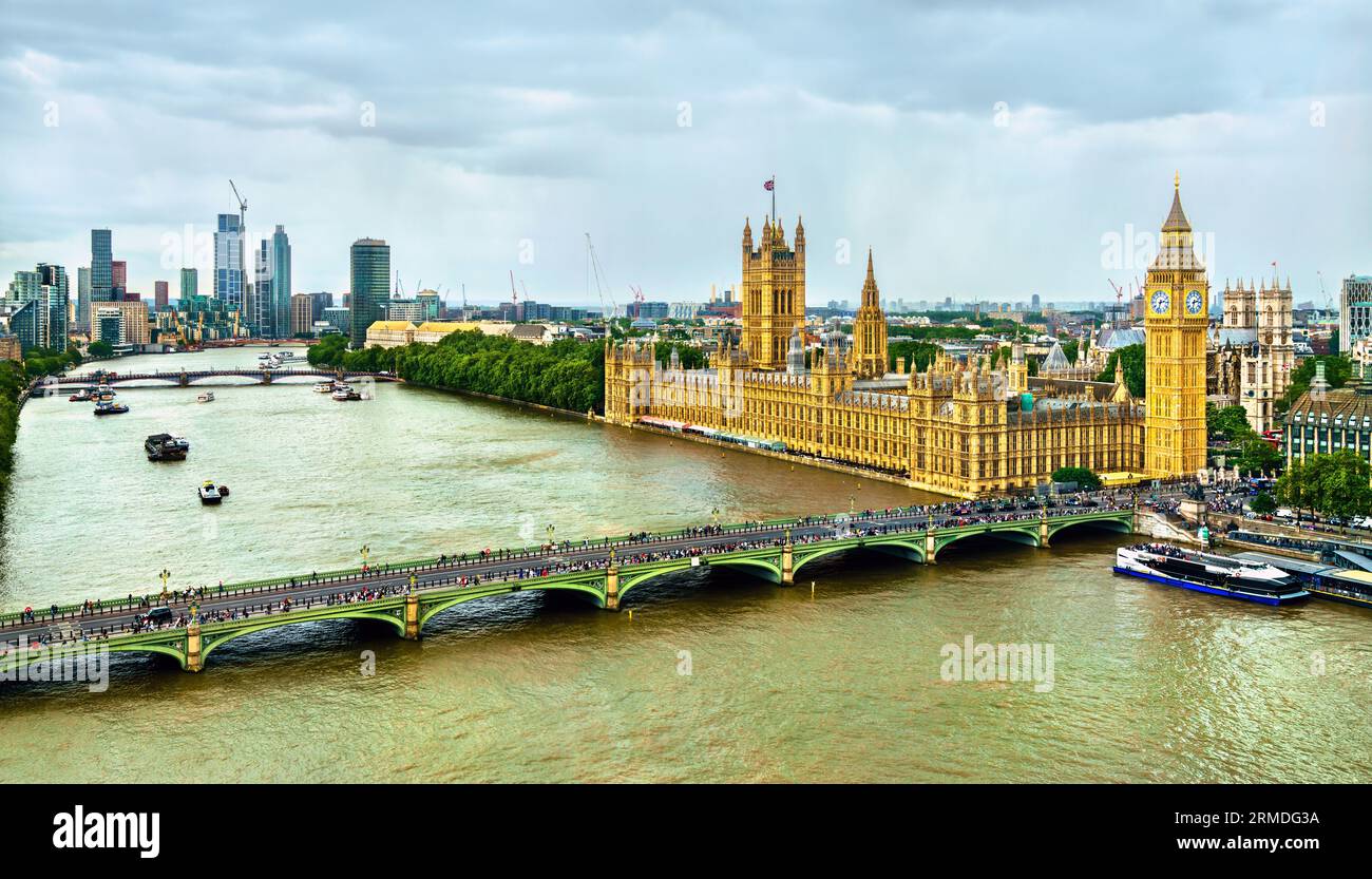 Vue aérienne du palais de Westminster, du pont de Westminster, de Big Ben et de la Tamise à Londres, en Angleterre Banque D'Images