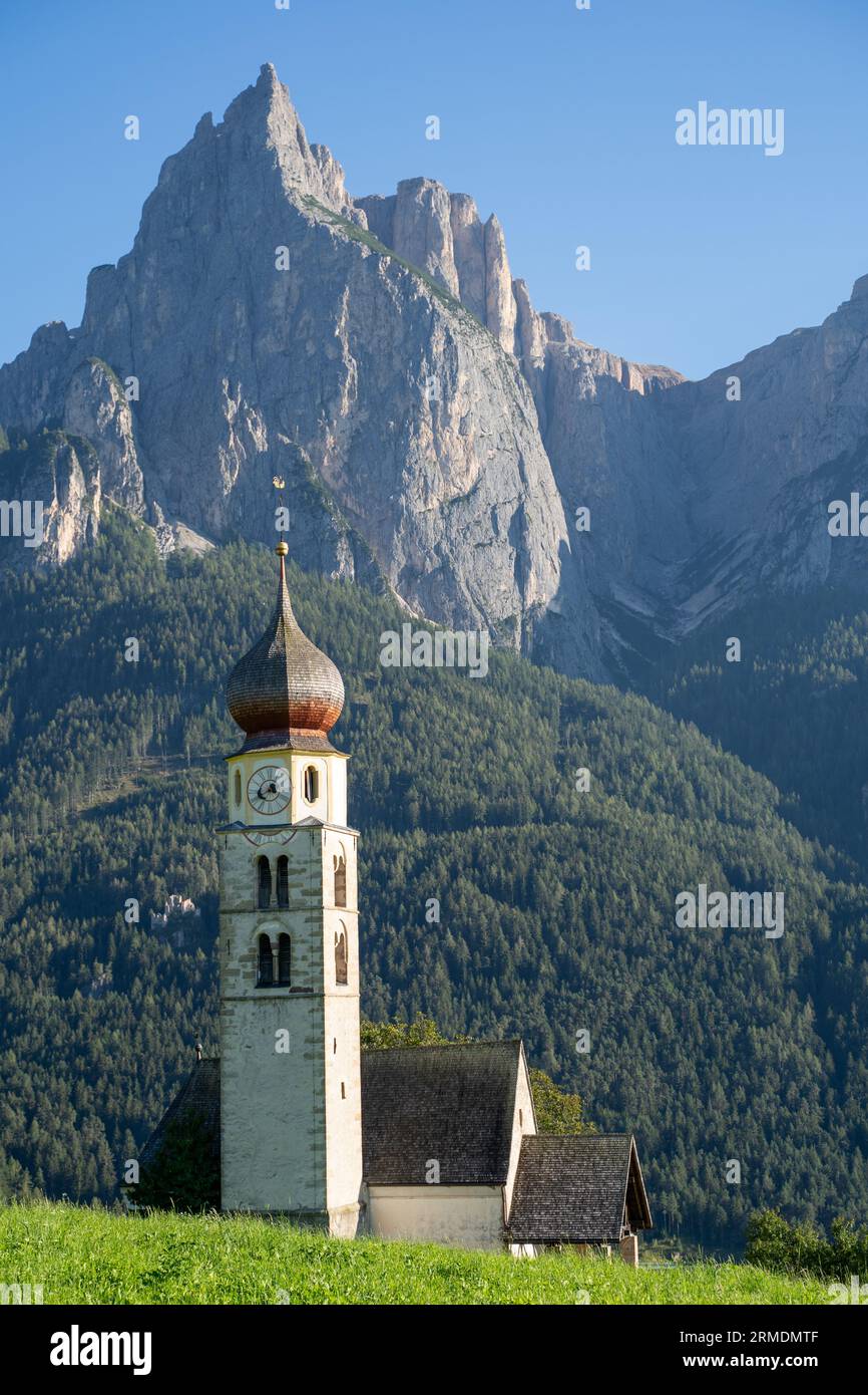 SEIS am Schlern, St. Église Valentin dans les Dolomites, Trentin-Haut-Adige Italie Banque D'Images