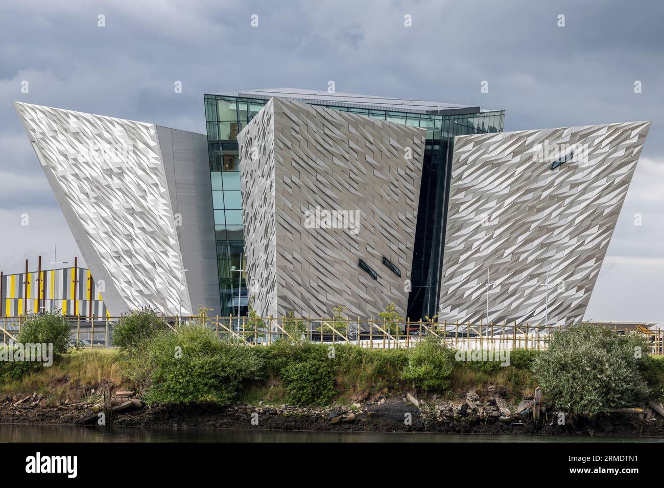 Titanic Belfast, musée, Belfast, Irlande du Nord, Royaume-Uni construit en aluminium anodisé Banque D'Images