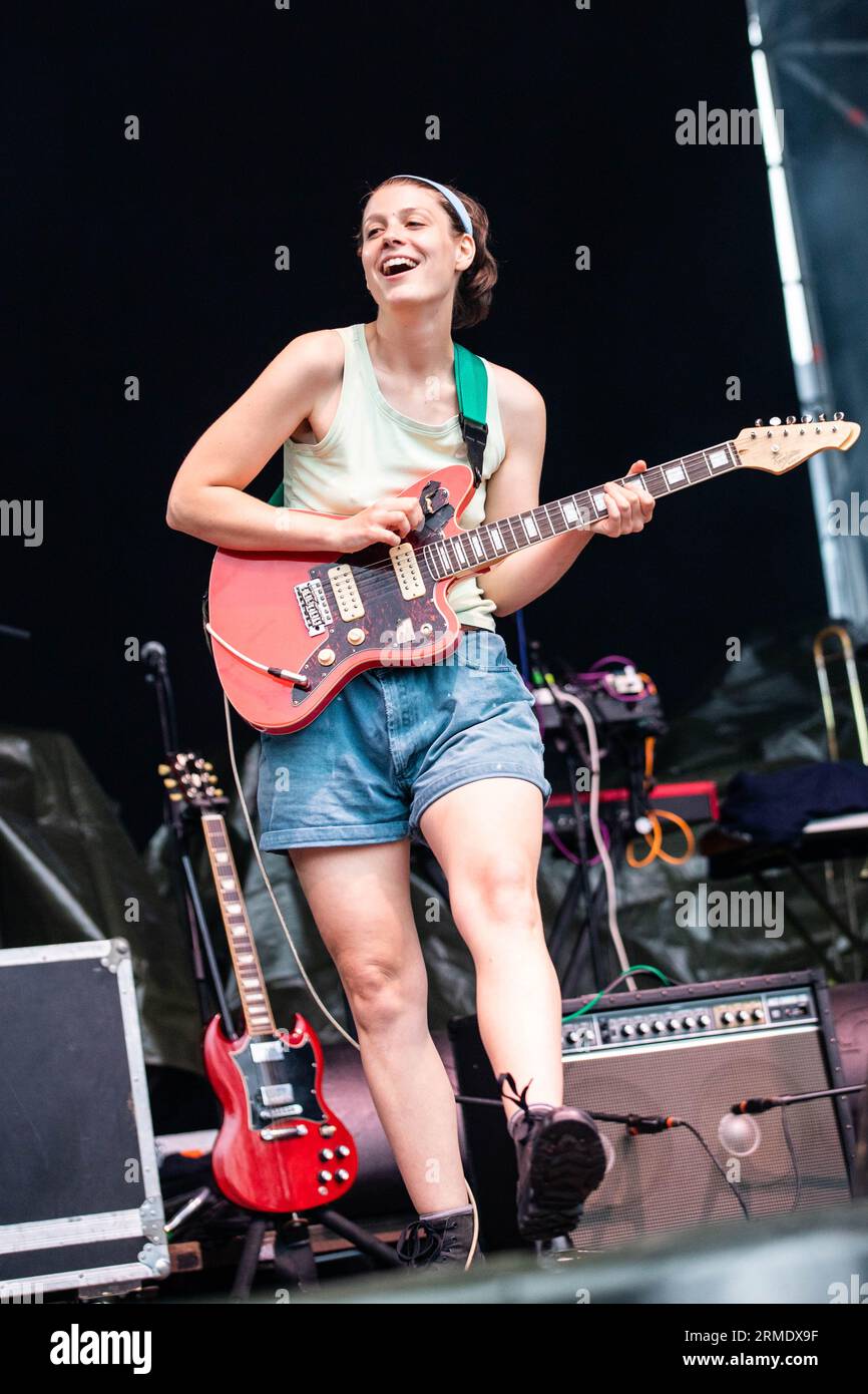 Turin, Italie. 27 août 2023. Le groupe britannique PORRIDGE RADIO se produit en direct sur scène à Spazio 211 pendant le 'Todays Festival 2023'. Crédit : Rodolfo Sassano/Alamy Live News Banque D'Images