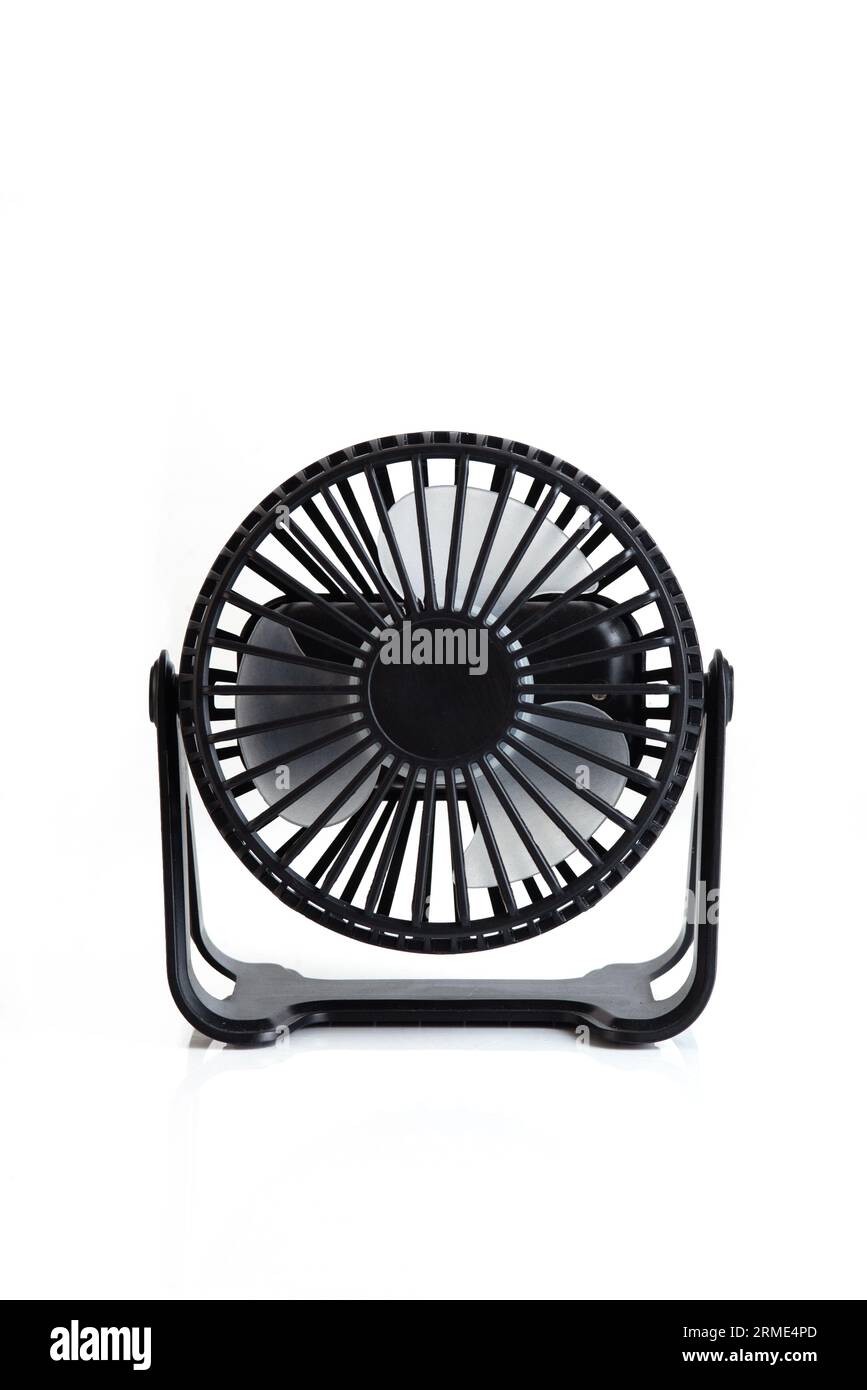 Mini ventilateur portable électrique refroidisseur isolé sur fond blanc. Banque D'Images
