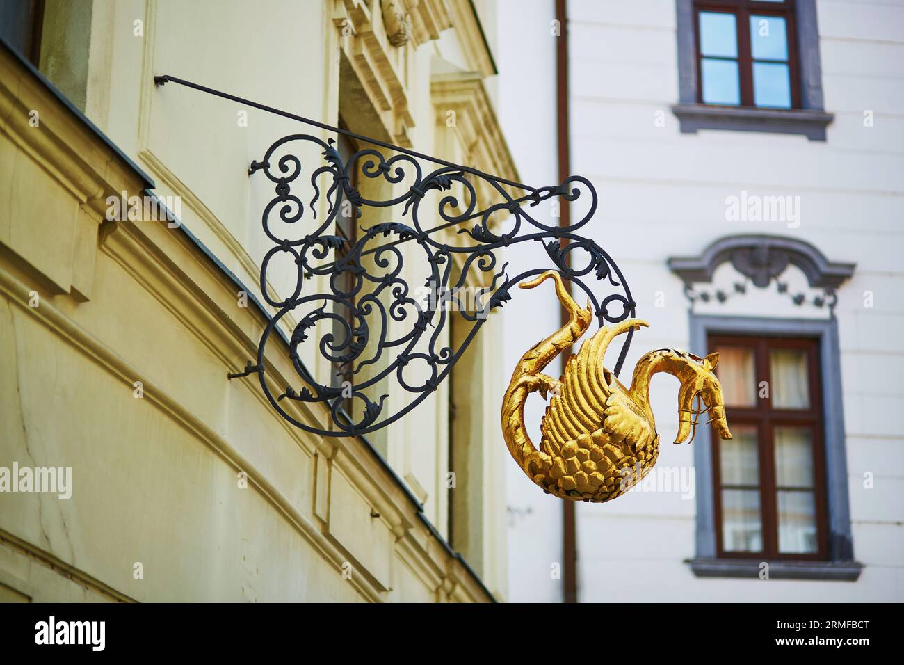 Belle boutique ou signe de café dans le centre de Bratislava, Slovaquie Banque D'Images