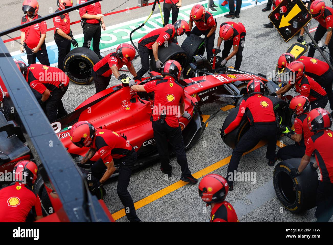 Zandvoort, pays-Bas. 25 août 2023. L'écurie Scuderia Ferrari lors des essais d'arrêt au stand, Grand Prix de F1 des pays-Bas sur le circuit de Zandvoort le 25 août 2023 à Zandvoort, pays-Bas. (Photo de HIGH TWO) crédit : dpa/Alamy Live News Banque D'Images