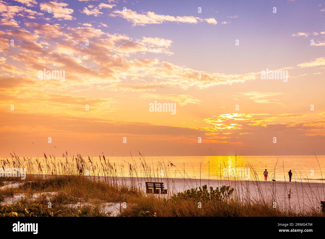 Coucher de soleil pittoresque sur le golfe du Mexique à St Pete Beach en Floride Banque D'Images