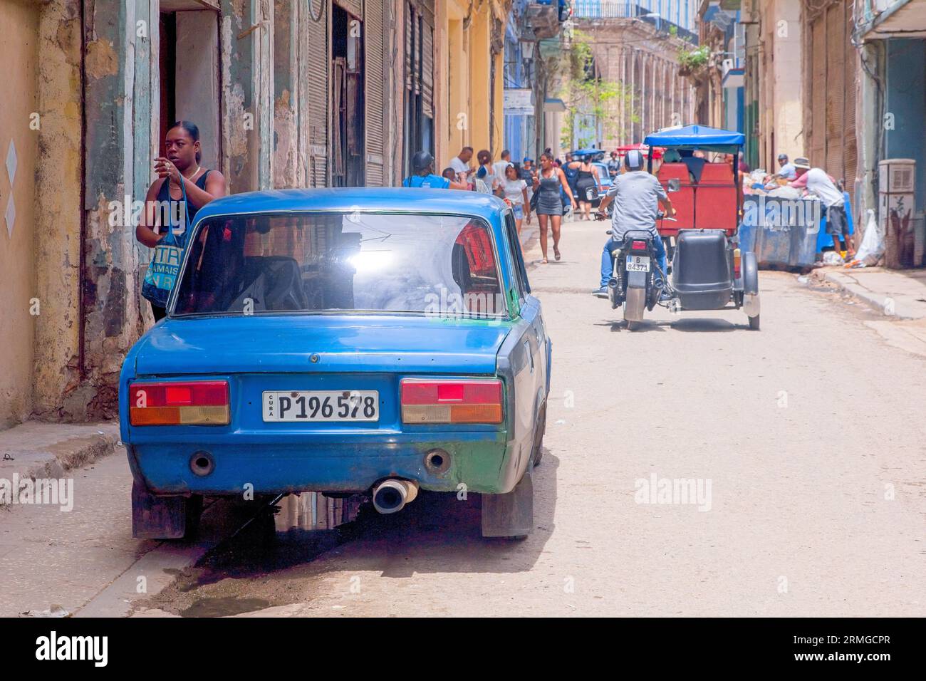 La Havane, Cuba, 2023, voiture russe Lada Banque D'Images