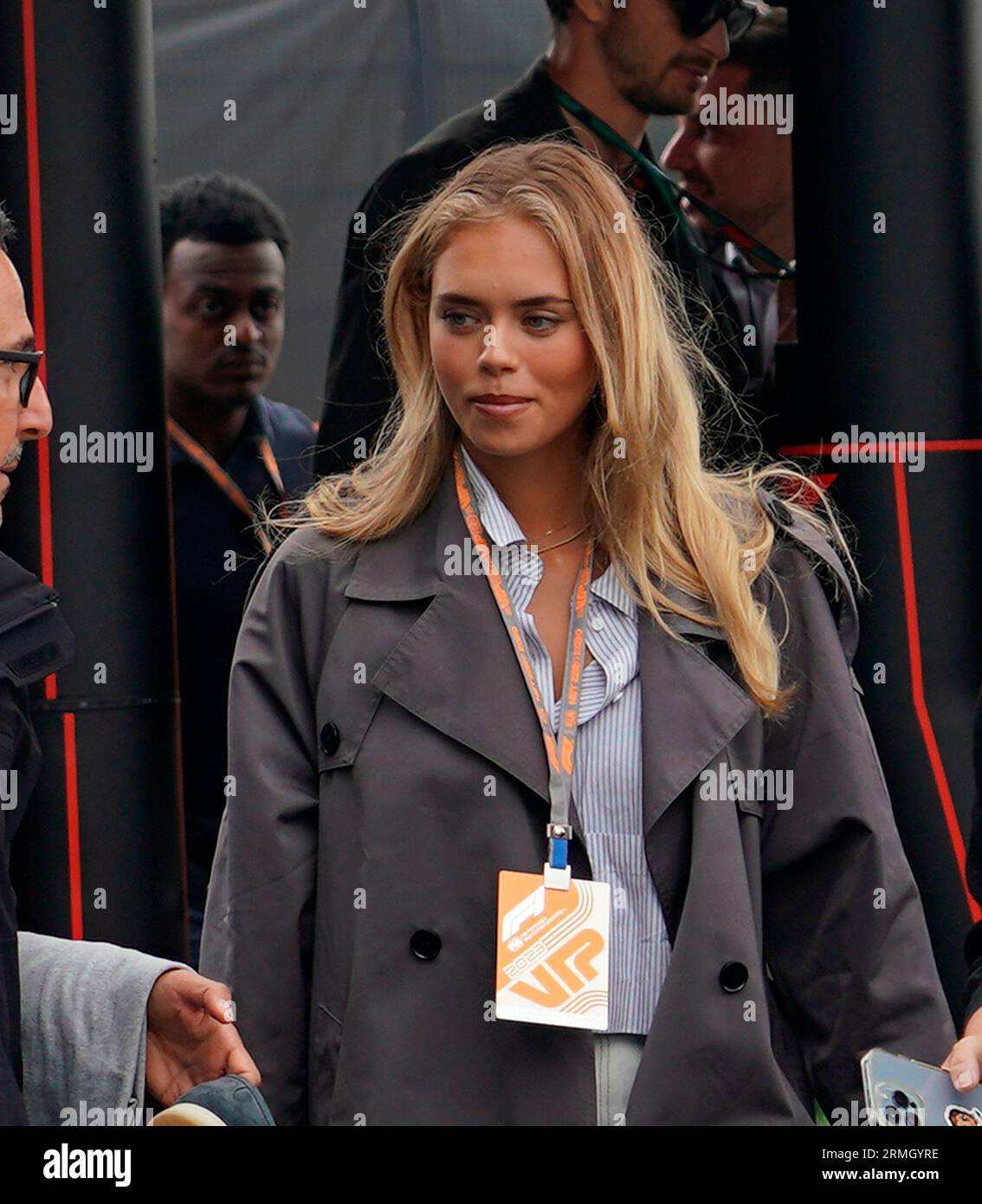 27.08.2023, circuit Park Zandvoort, Zandvoort, FORMULE 1 HEINEKEN DUTCH GRAND PRIX 2023, photo Laila Hasanovic, la nouvelle copine de Mick Schumacher, arrive dans le paddock de Zandvoort. Banque D'Images