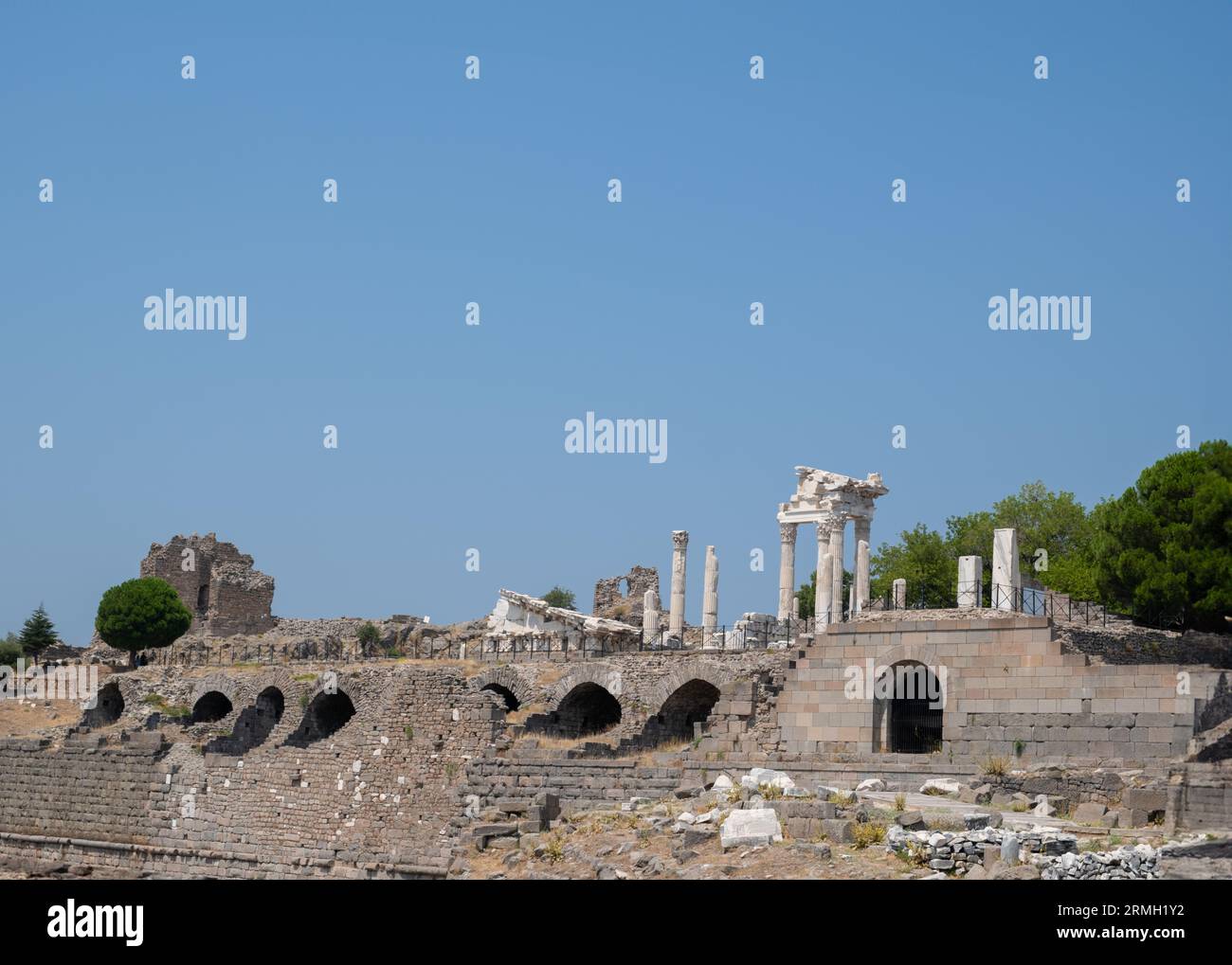 Le temple de Trajan dans la ville antique de Pergame. Asclepeion ancienne ville à Pergame, Turquie. Banque D'Images